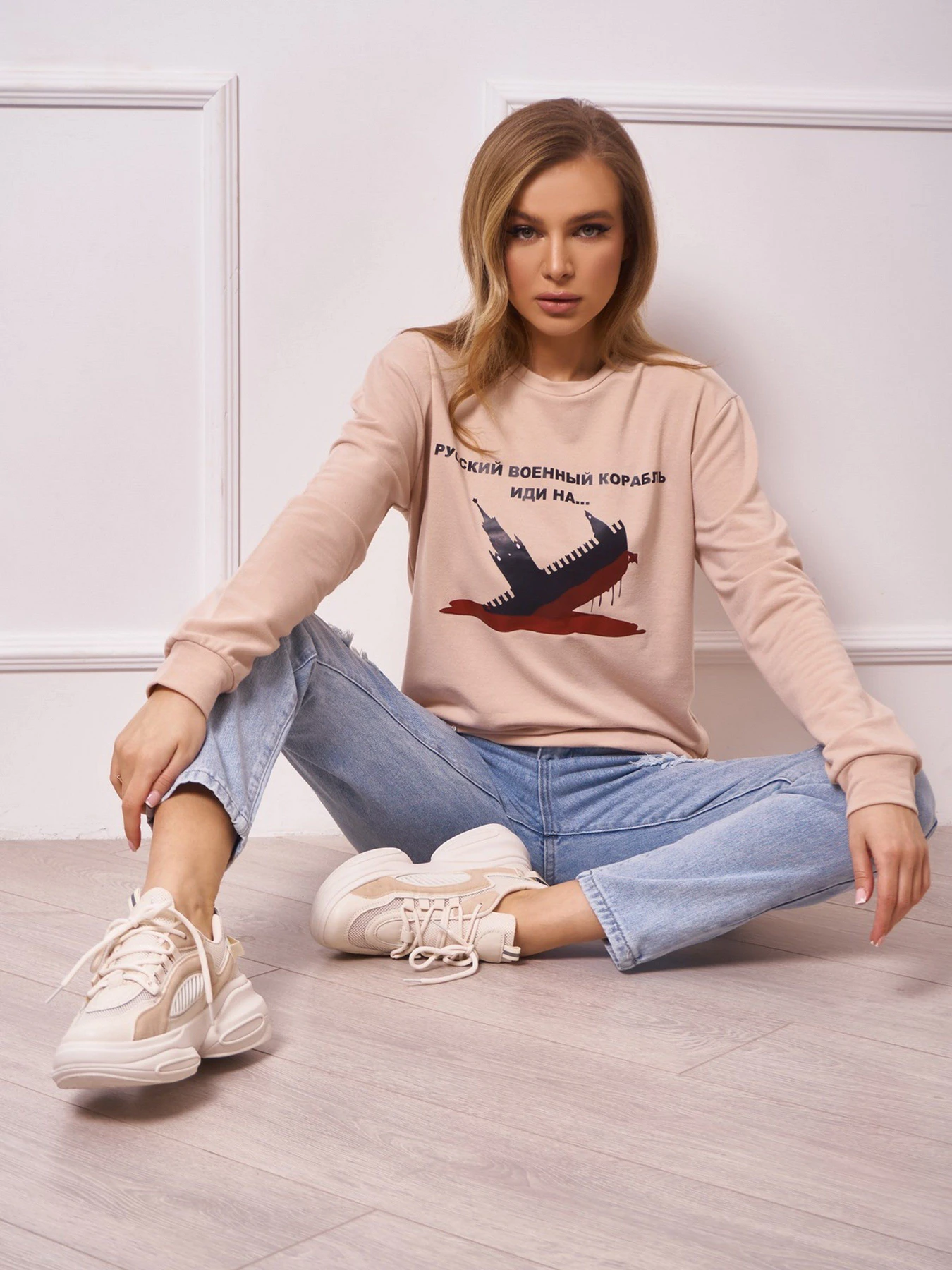 Худи и свитшоты ISSA Plus модель 13272_beige Худи и свитшоты ISSA Plus модель 13272_beige Фото