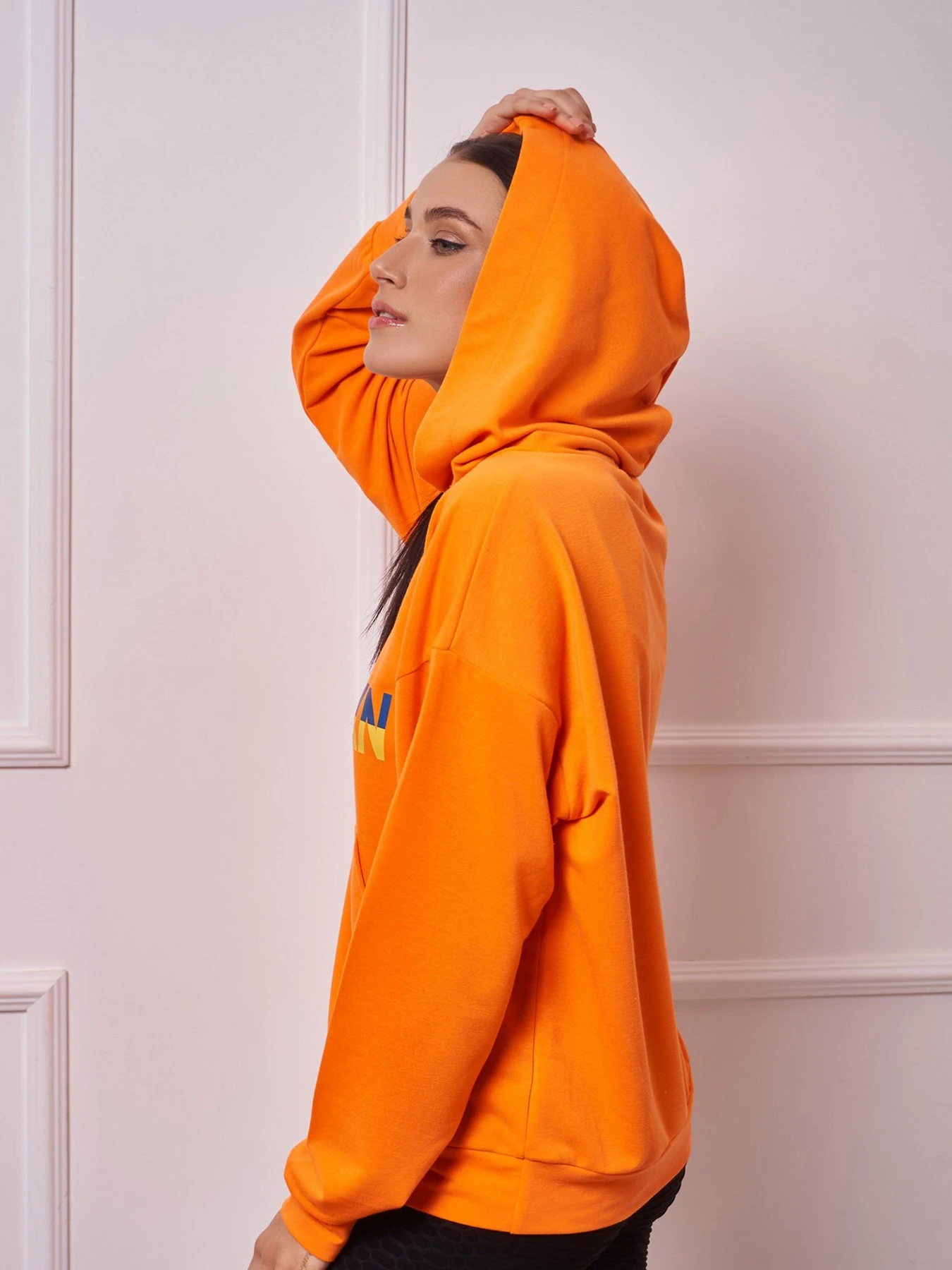 Худи и свитшоты ISSA Plus модель 13273_orange Худи и свитшоты ISSA Plus модель 13273_orange Фото