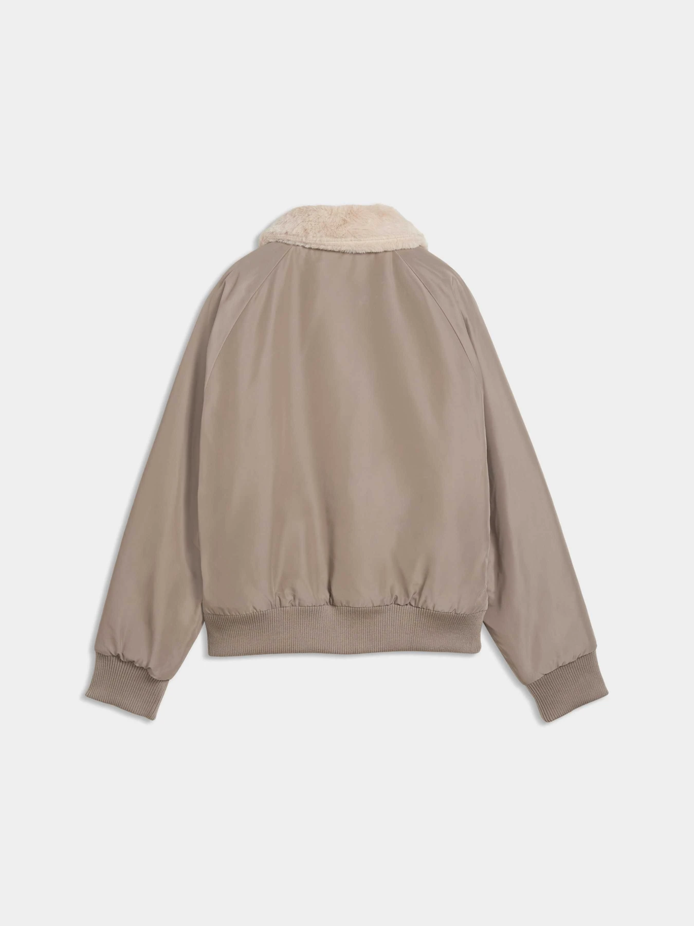 Куртки та дублянки PUMA Reversible Blouson Jacket W модель 694566 Куртки та дублянки PUMA Reversible Blouson Jacket W модель 694566 Фото