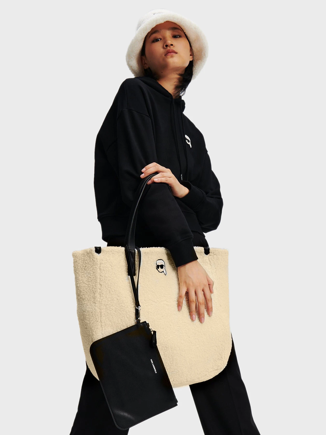 Сумки Karl Lagerfeld модель 236W3073 Фото