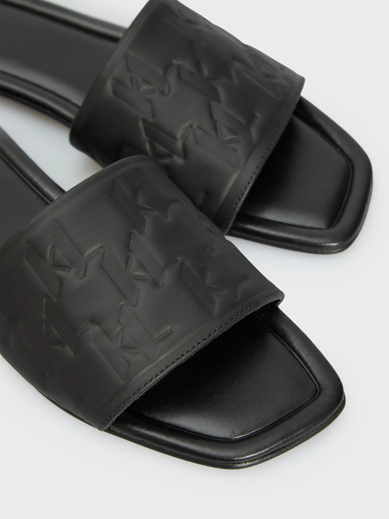 Шльопанці Karl Lagerfeld модель KL85400 Фото