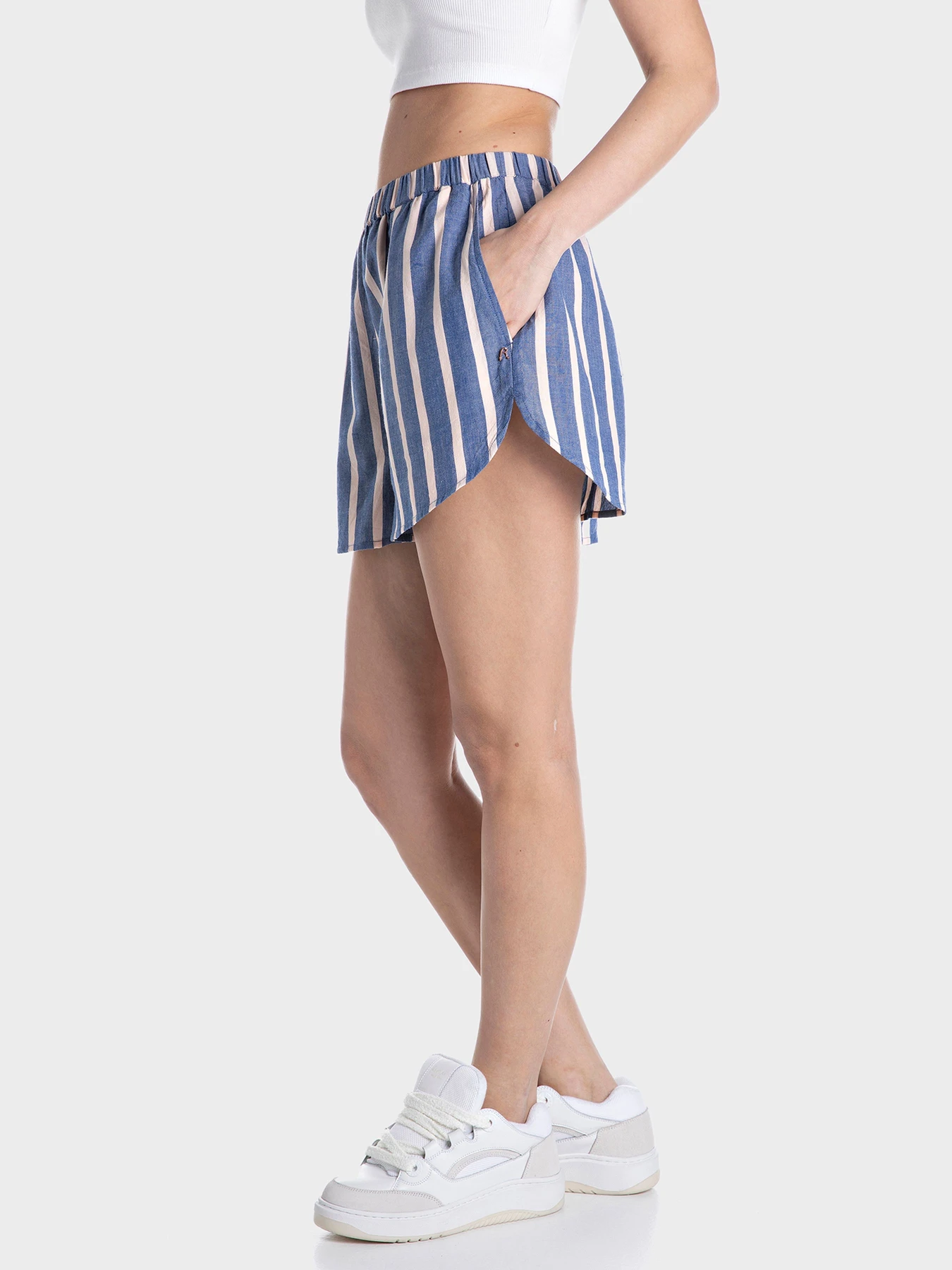 Шорты Replay модель W8135 .000.52762 Фото