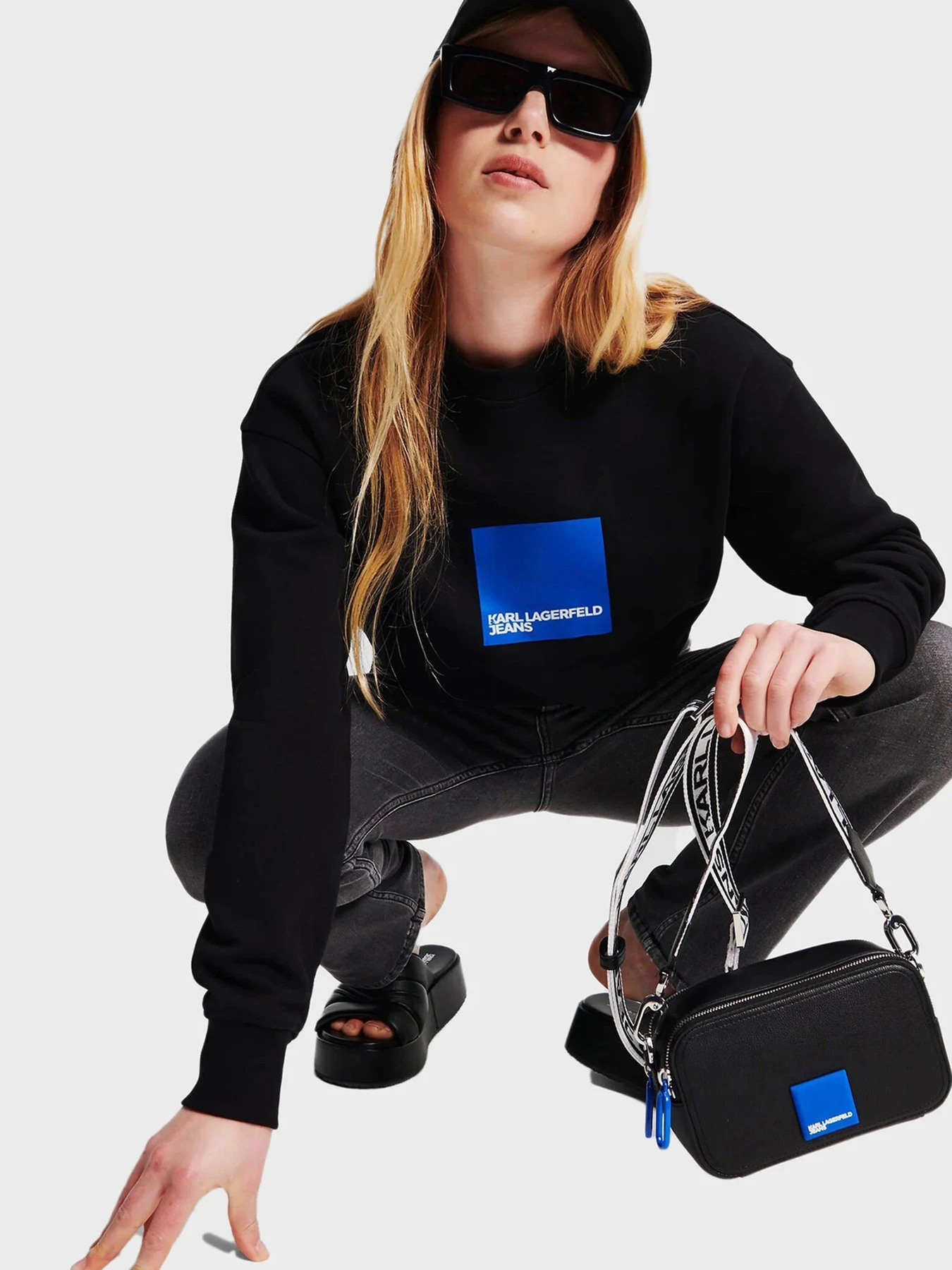 Худи и свитшоты Karl Lagerfeld Jeans модель 240J1807 Фото