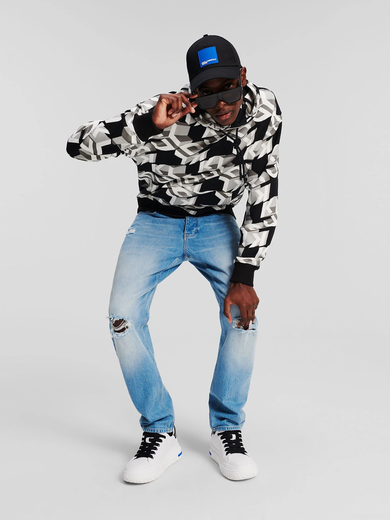 Худи и свитшоты Karl Lagerfeld Jeans модель 241D1803 Фото
