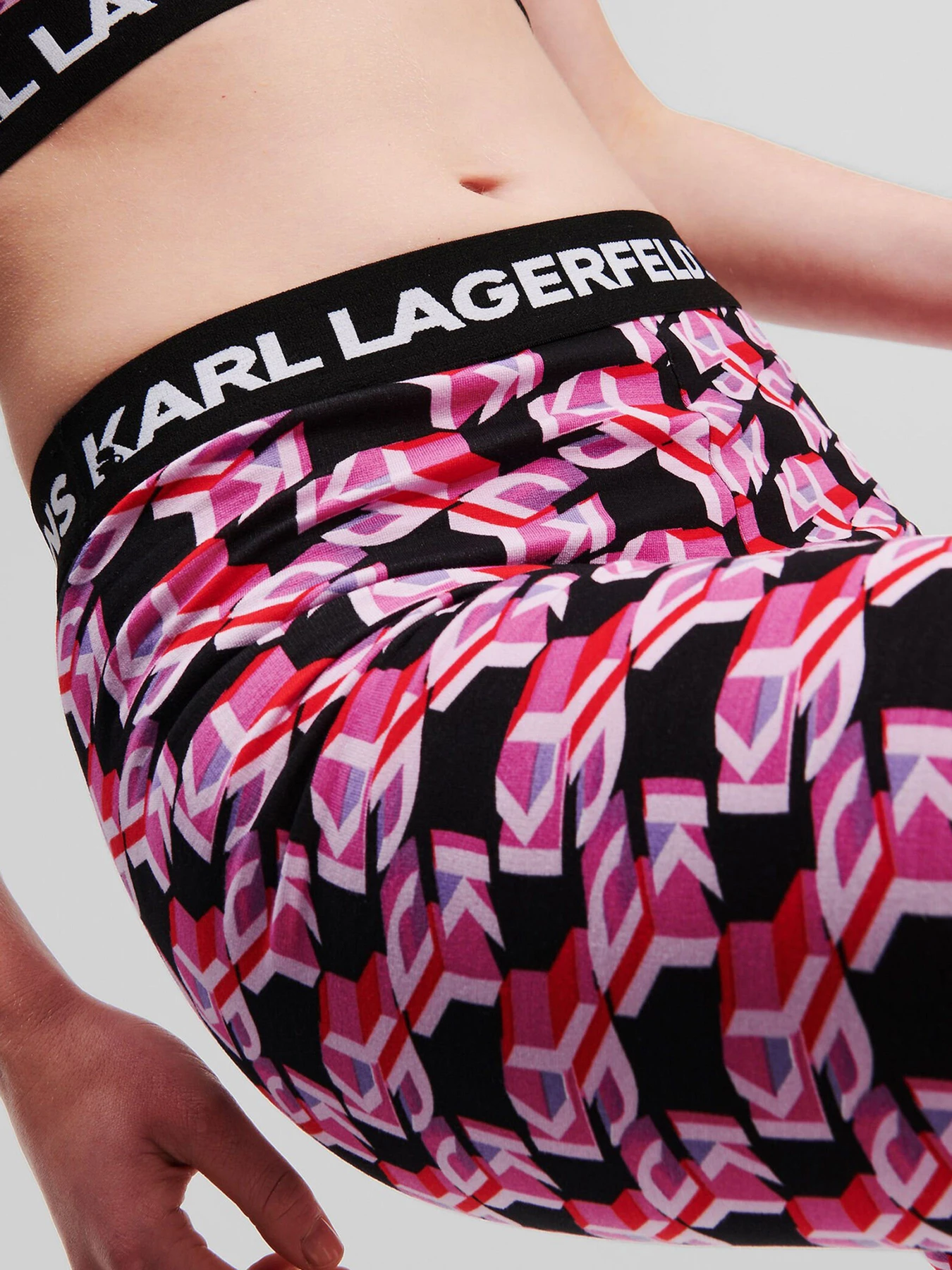 Шорты Karl Lagerfeld Jeans модель 241J1003 Фото