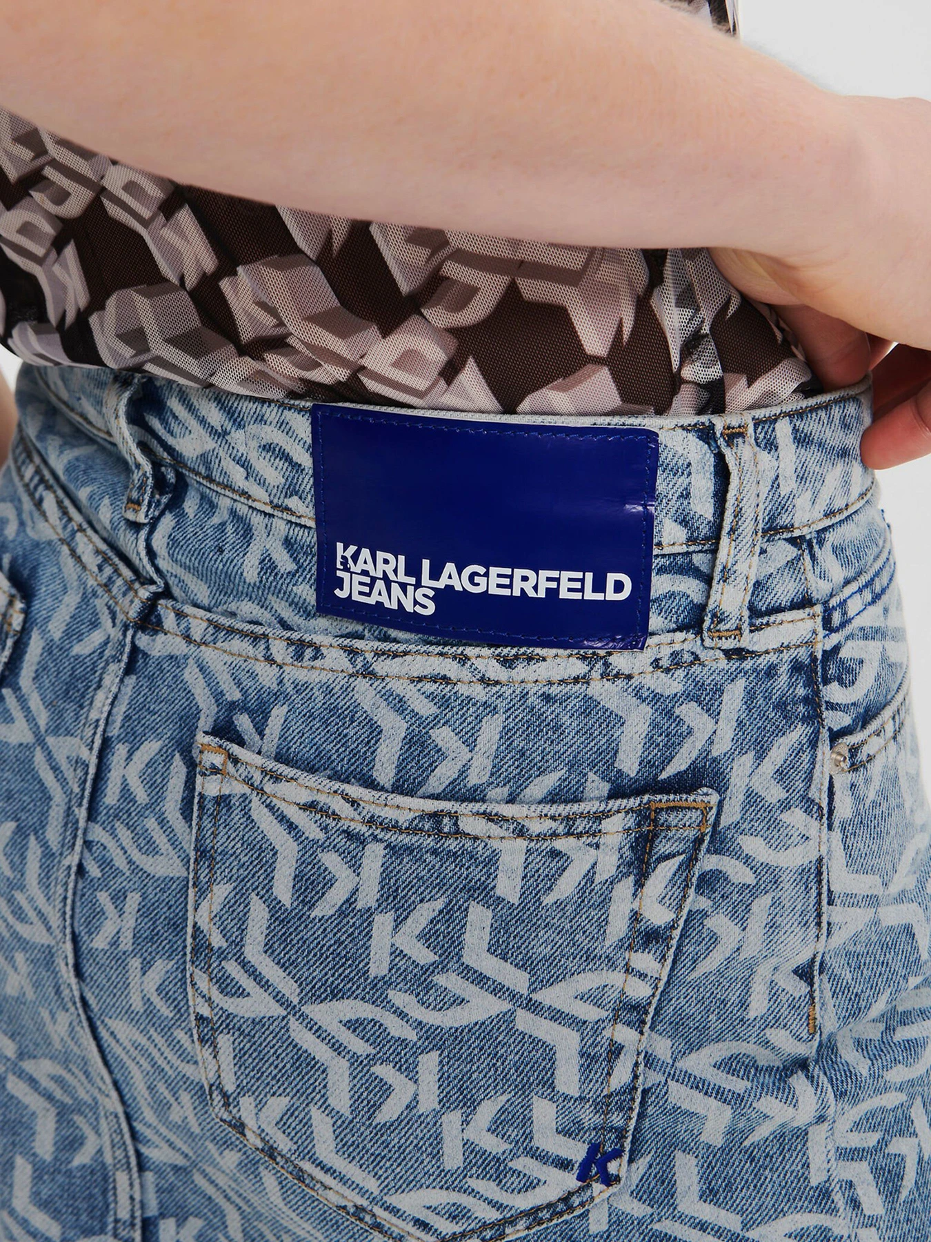 Юбки Karl Lagerfeld Jeans модель 241J1201 Юбки Karl Lagerfeld Jeans модель 241J1201 Фото