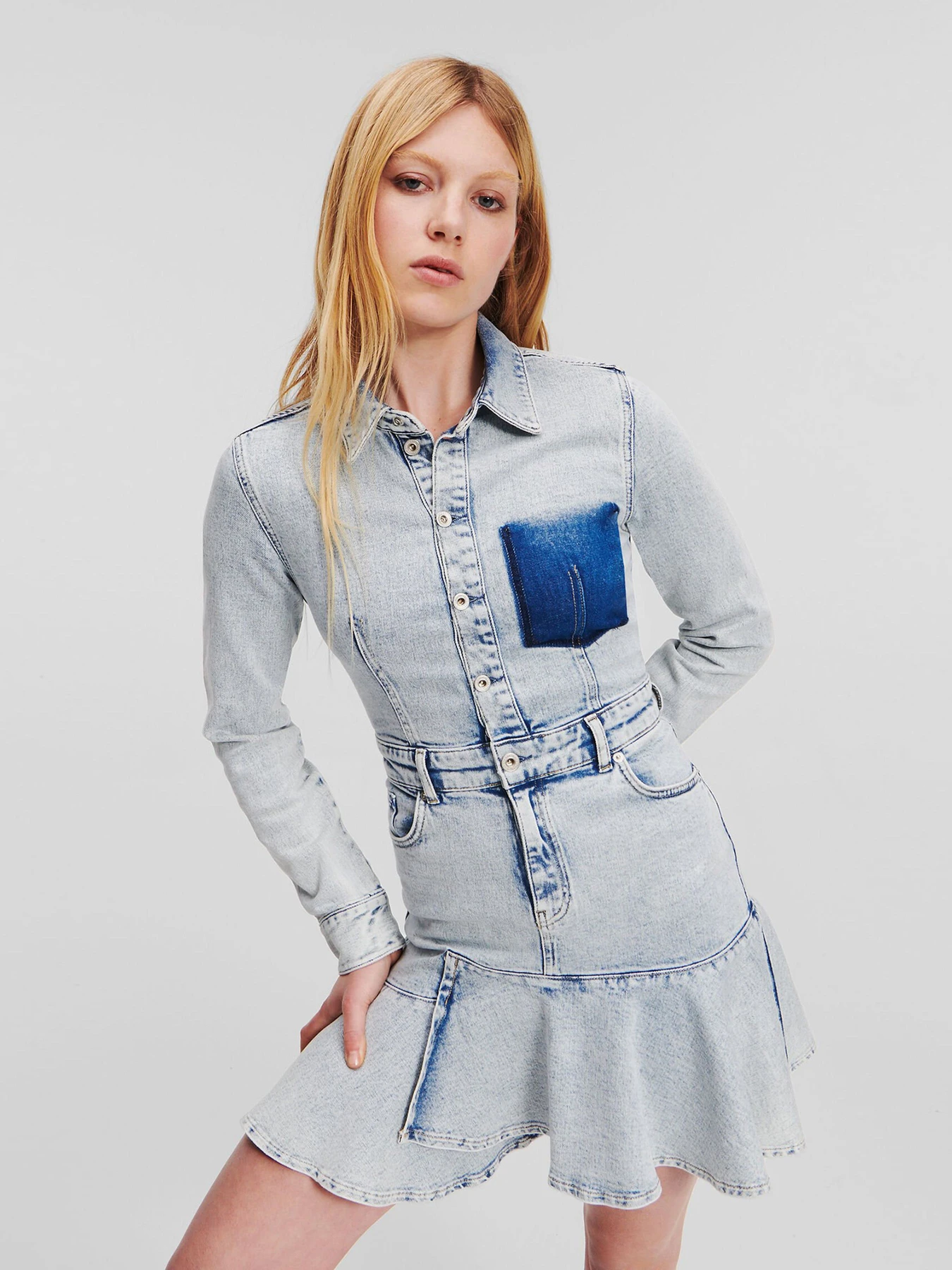 Платья Karl Lagerfeld Jeans модель 241J1309 Платья Karl Lagerfeld Jeans модель 241J1309 Фото
