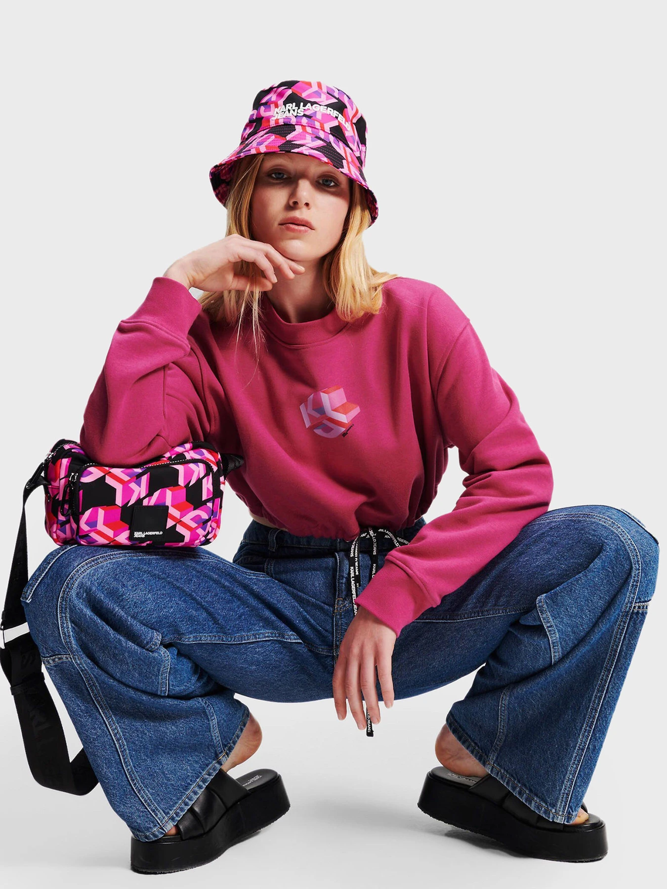 Худи и свитшоты Karl Lagerfeld Jeans модель 241J1803 Фото