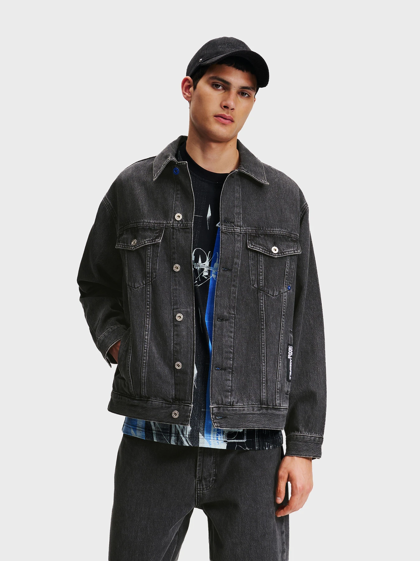 Куртки и дубленки Karl Lagerfeld Jeans модель 246D1401 Куртки и дубленки Karl Lagerfeld Jeans модель 246D1401 Фото