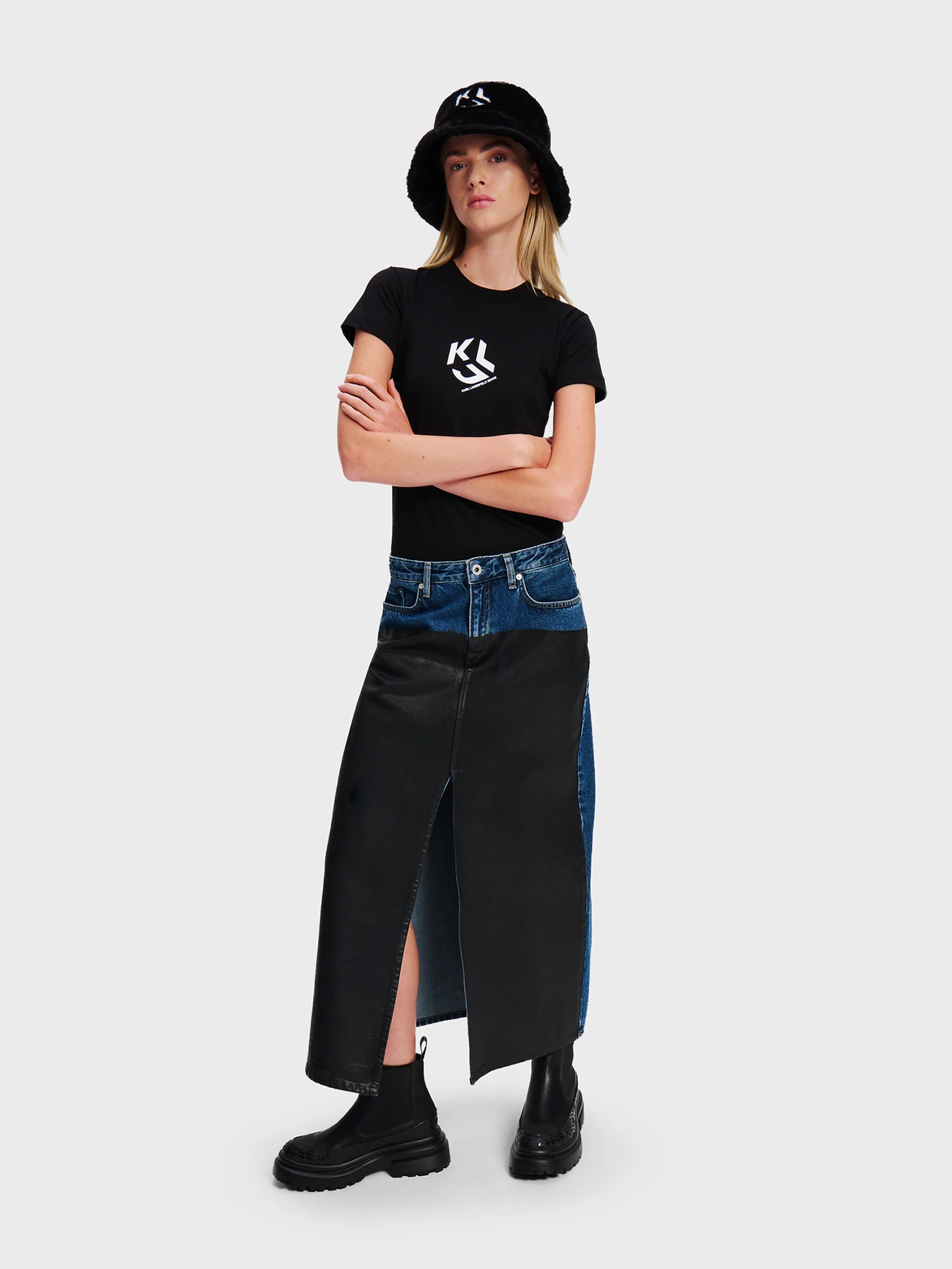 Юбки Karl Lagerfeld Jeans модель 246J1201 Юбки Karl Lagerfeld Jeans модель 246J1201 Фото