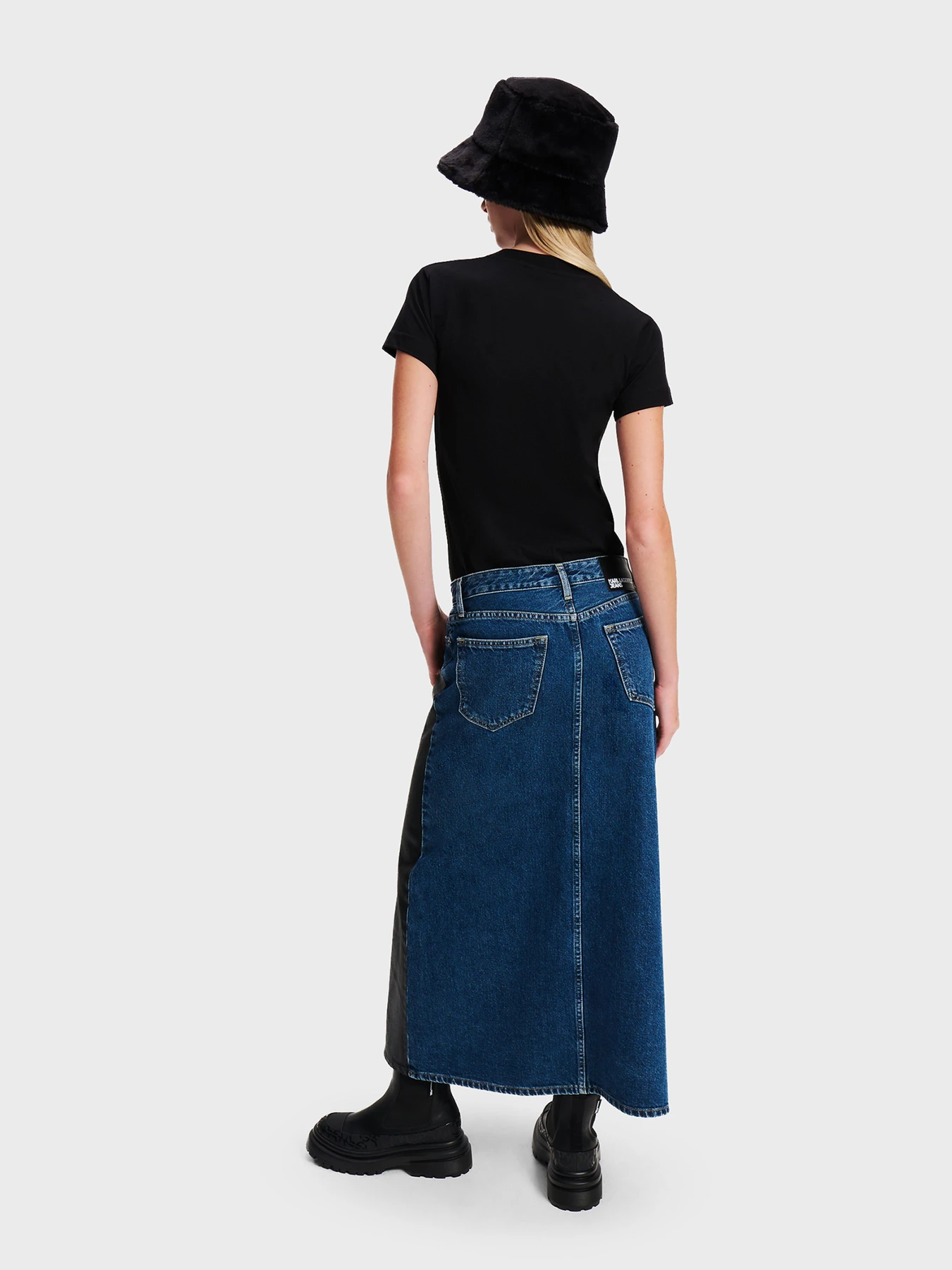 Юбки Karl Lagerfeld Jeans модель 246J1201 Юбки Karl Lagerfeld Jeans модель 246J1201 Фото