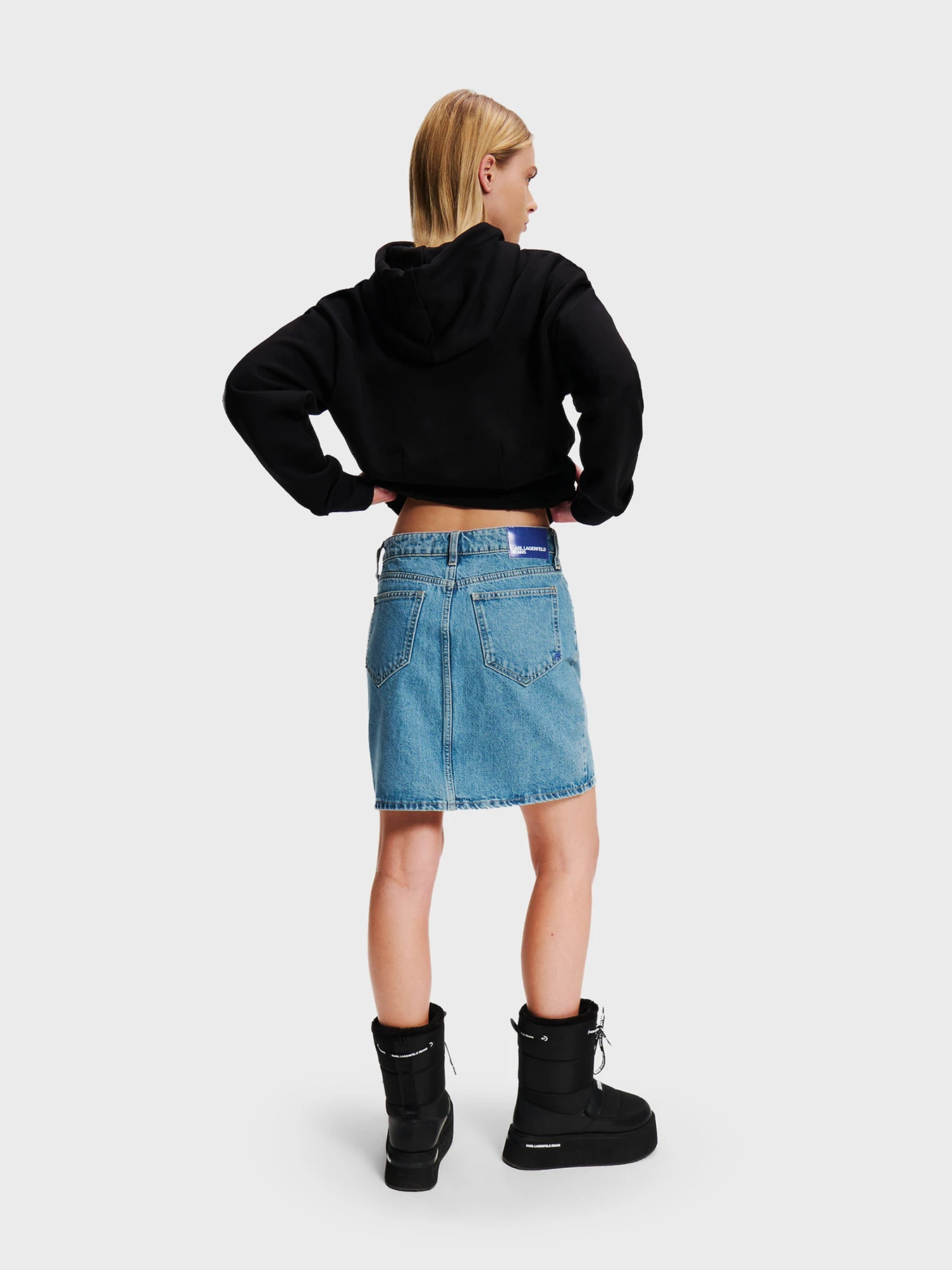 Юбки Karl Lagerfeld Jeans модель 246J1202 Юбки Karl Lagerfeld Jeans модель 246J1202 Фото