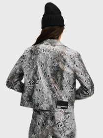 Куртки и дубленки Karl Lagerfeld Jeans модель 246J1402 Фото
