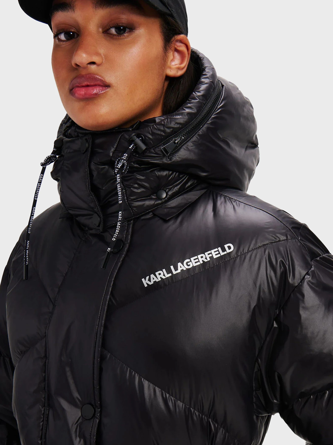 Куртки и дубленки Karl Lagerfeld модель 246W1510 Фото