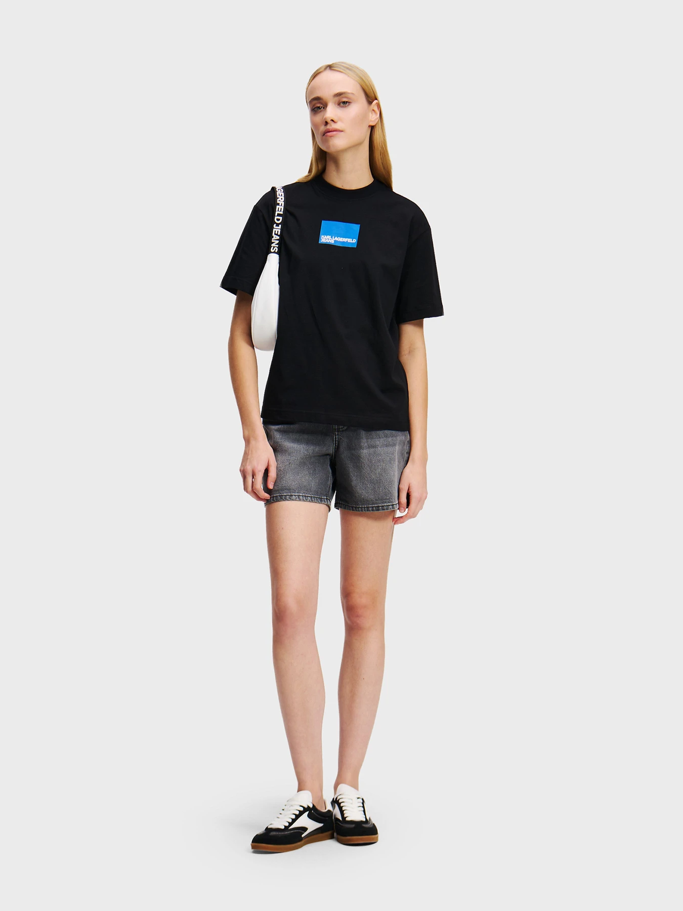 Шорты Karl Lagerfeld Jeans модель A2W10040 Шорты Karl Lagerfeld Jeans модель A2W10040 Фото