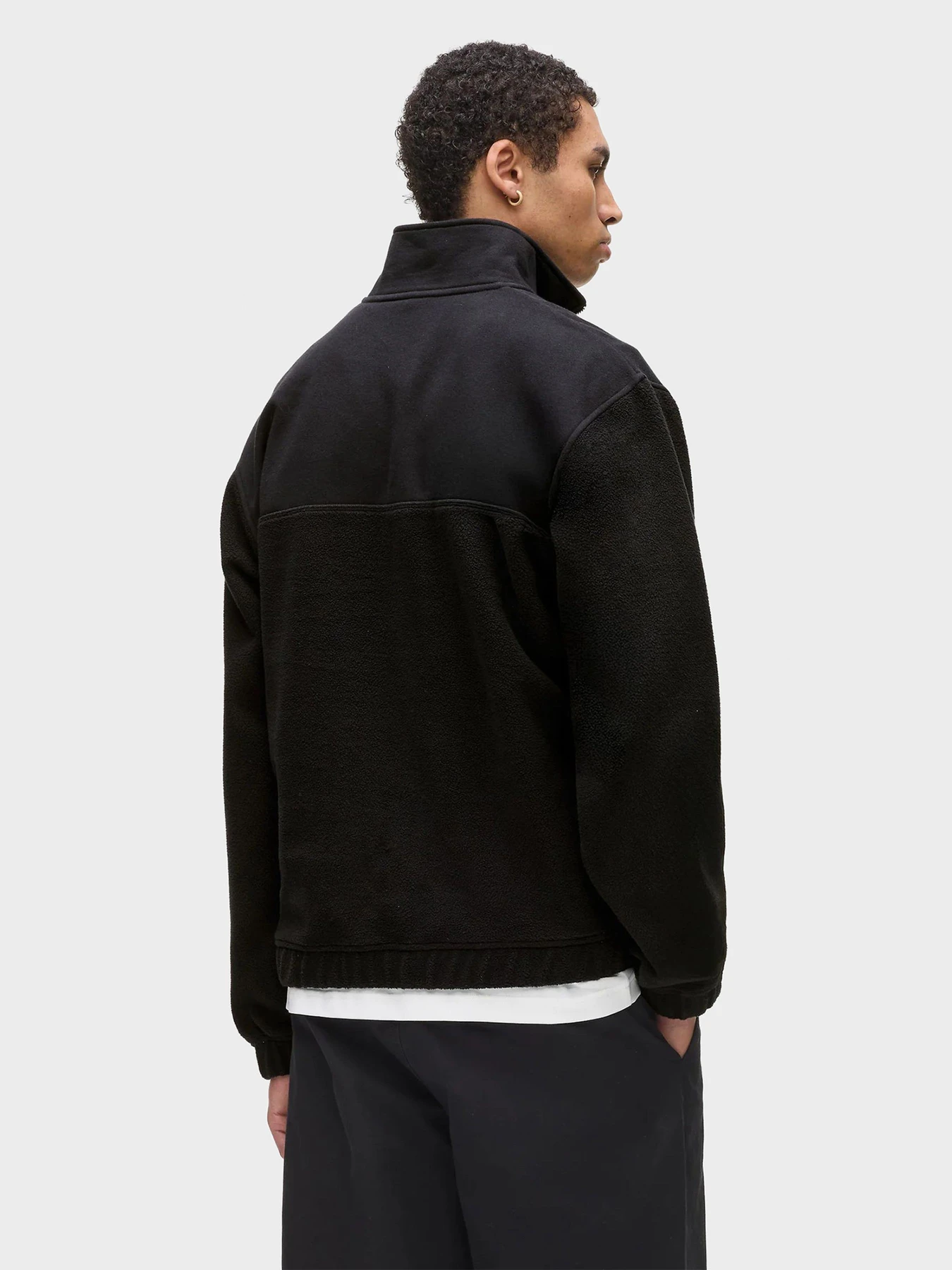 Худи и свитшоты Karl Lagerfeld Jeans модель A4M20018 Худи и свитшоты Karl Lagerfeld Jeans модель A4M20018 Фото