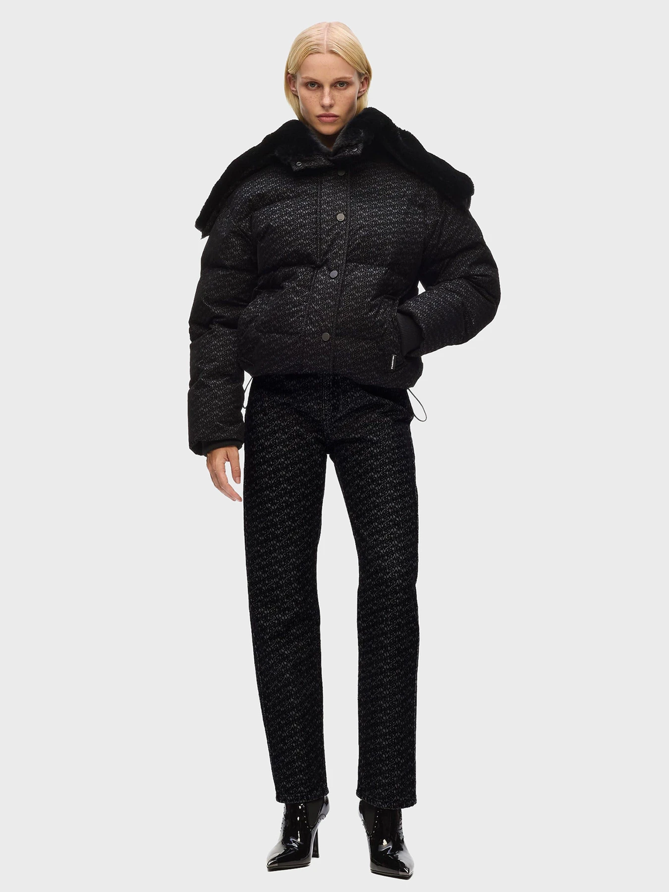 Куртки и дубленки Karl Lagerfeld модель A4W15042 Фото