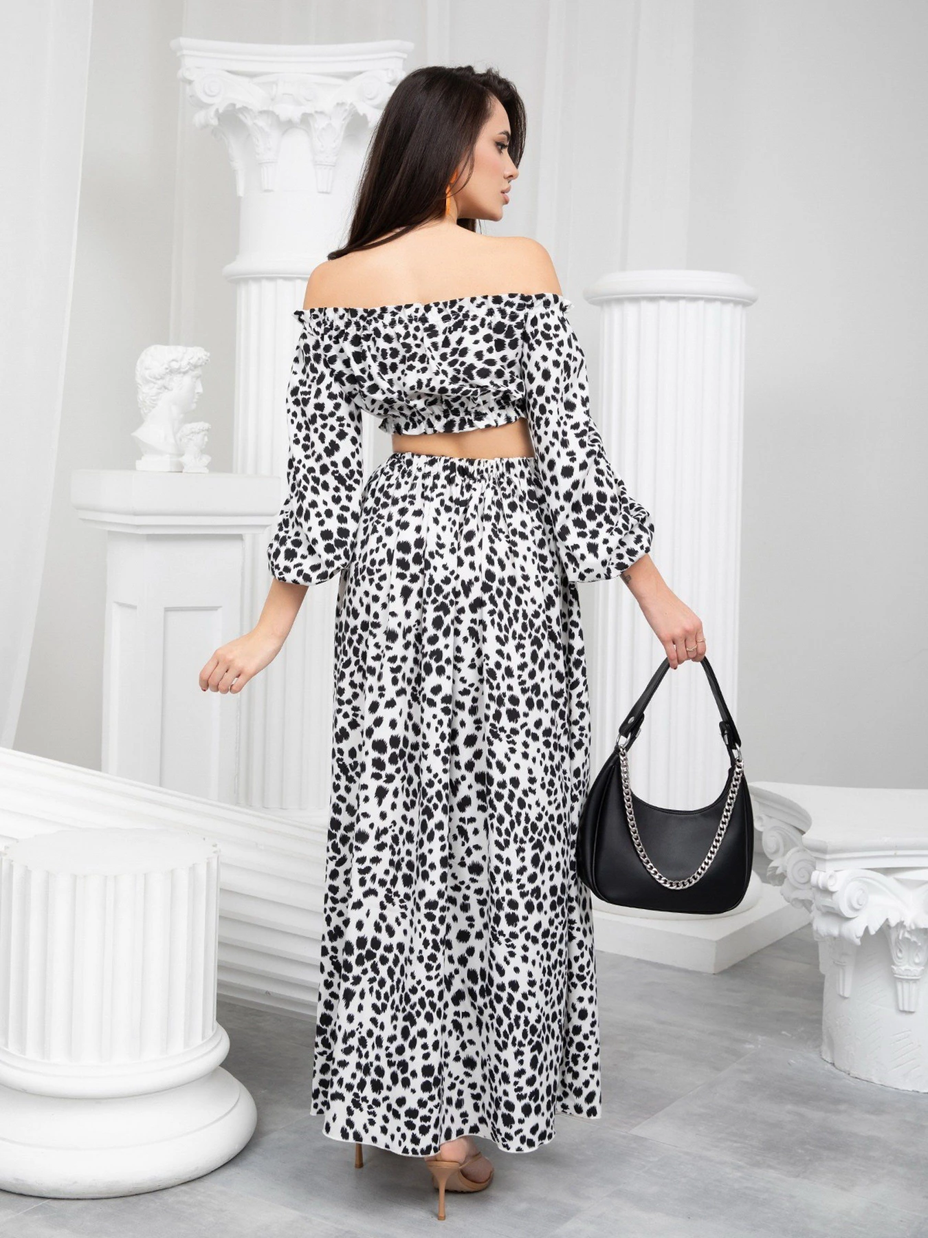 Костюмы ISSA Plus модель 13222_blackwhite Костюмы ISSA Plus модель 13222_blackwhite Фото