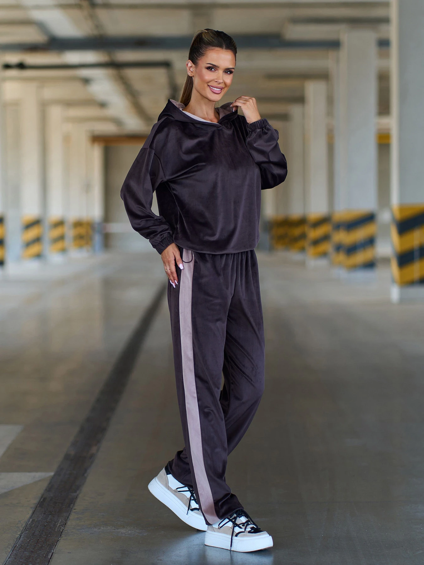 Костюми ISSA Plus модель 15875_темно_коричневый Костюми ISSA Plus модель 15875_темно_коричневый Фото