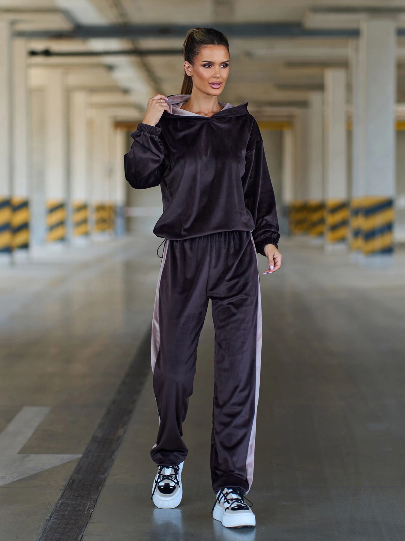 Костюми ISSA Plus модель 15875_темно_коричневый Костюми ISSA Plus модель 15875_темно_коричневый Фото