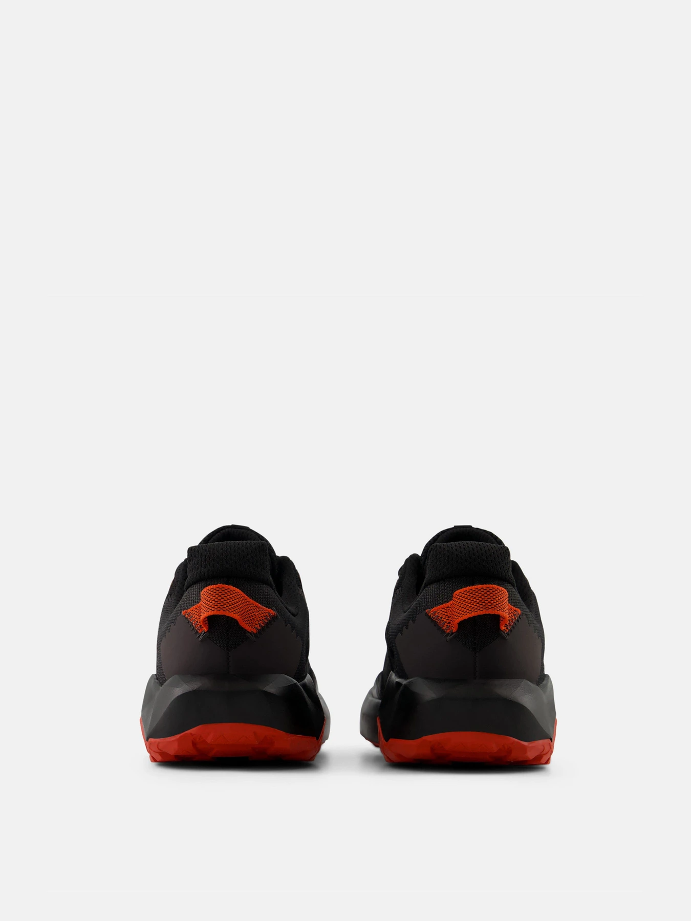 Кроссовки New Balance модель MNTR1OX Кроссовки New Balance модель MNTR1OX Фото