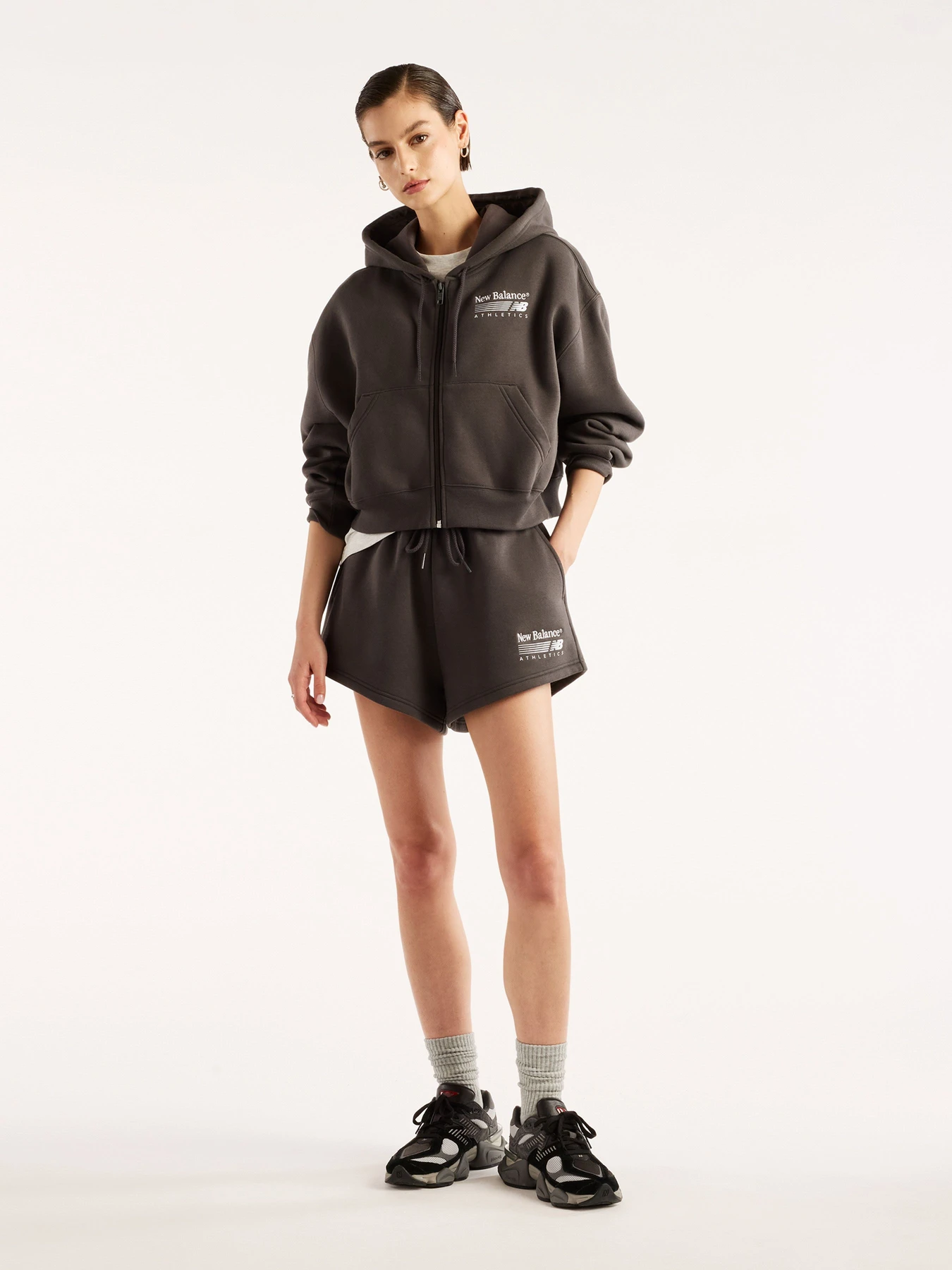 Худи и свитшоты New Balance Trackside Fleece Full Zip модель WJ62P2UPBLK Худи и свитшоты New Balance Trackside Fleece Full Zip модель WJ62P2UPBLK Фото
