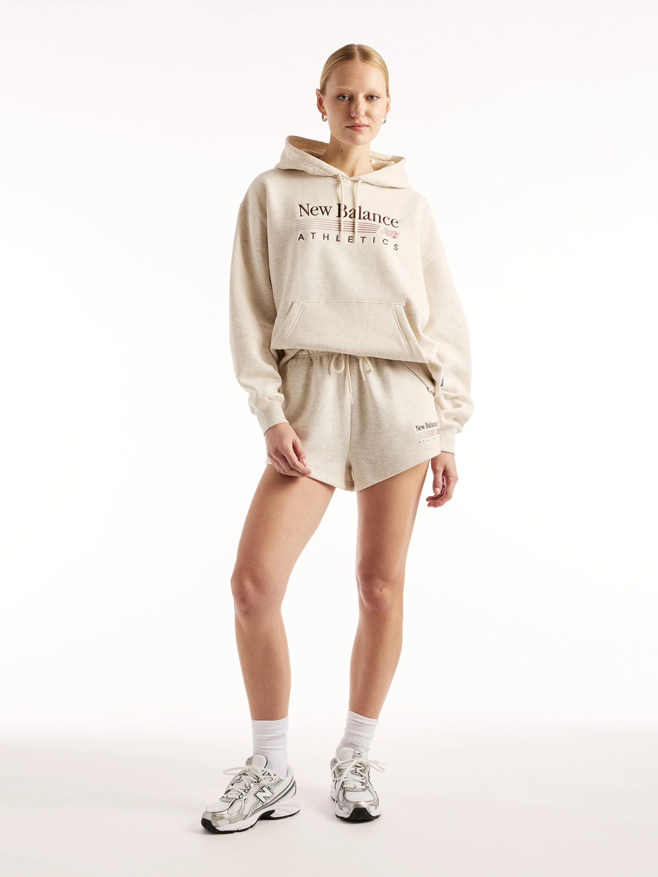 Худи и свитшоты New Balance Trackside Fleece модель WT62344KLIT Худи и свитшоты New Balance Trackside Fleece модель WT62344KLIT Фото