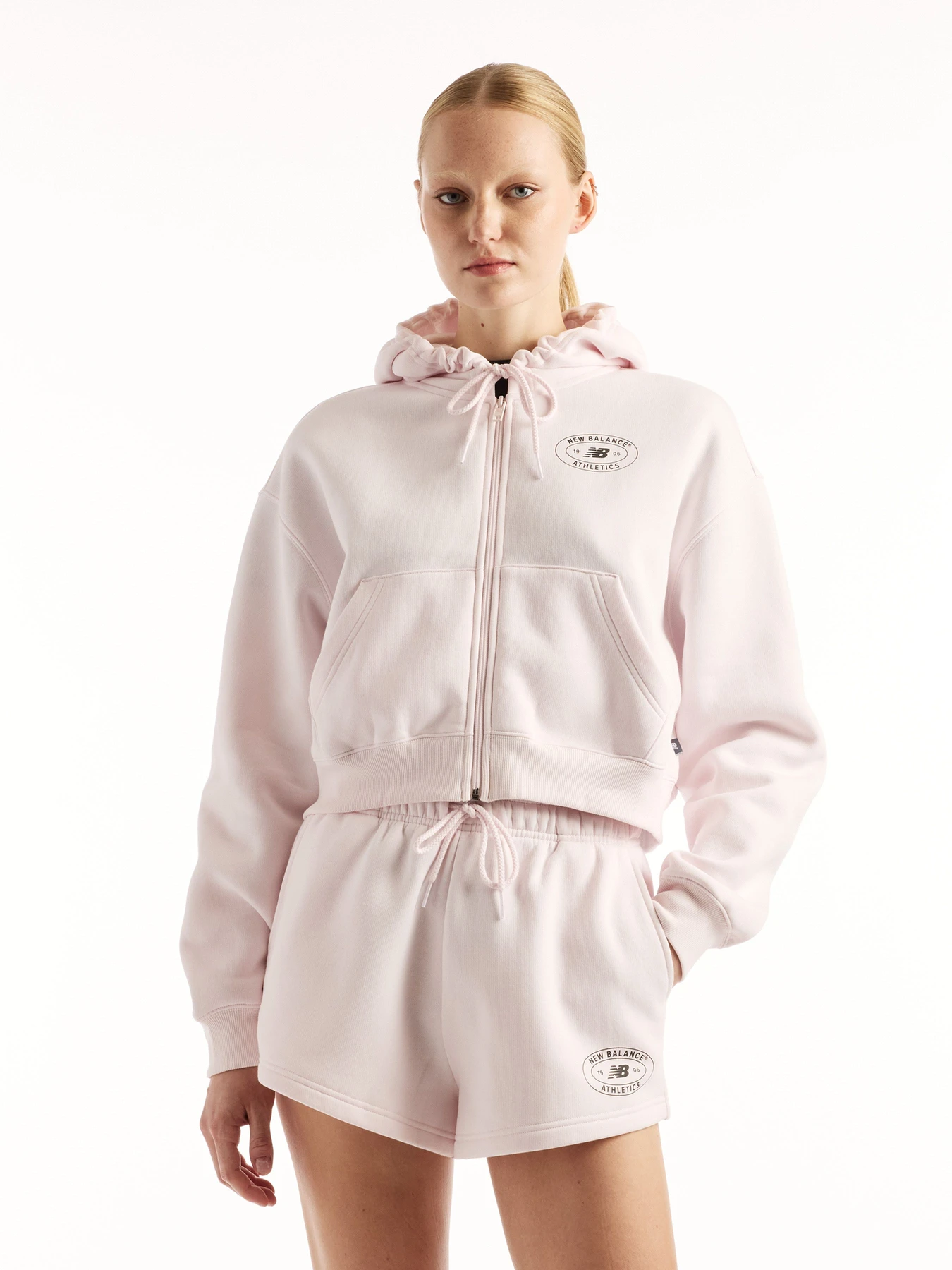 Худи и свитшоты New Balance Reimagined Fleece Full Zip модель WJ62C4N2AAA Фото