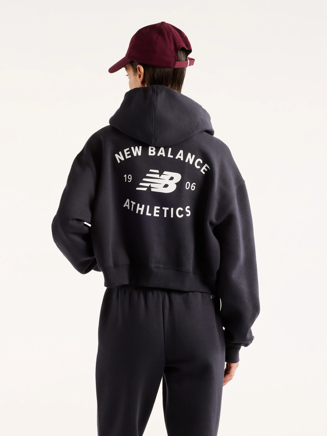 Худи и свитшоты New Balance Reimagined Fleece Full Zip модель WJ62C4N2DNT Худи и свитшоты New Balance Reimagined Fleece Full Zip модель WJ62C4N2DNT Фото