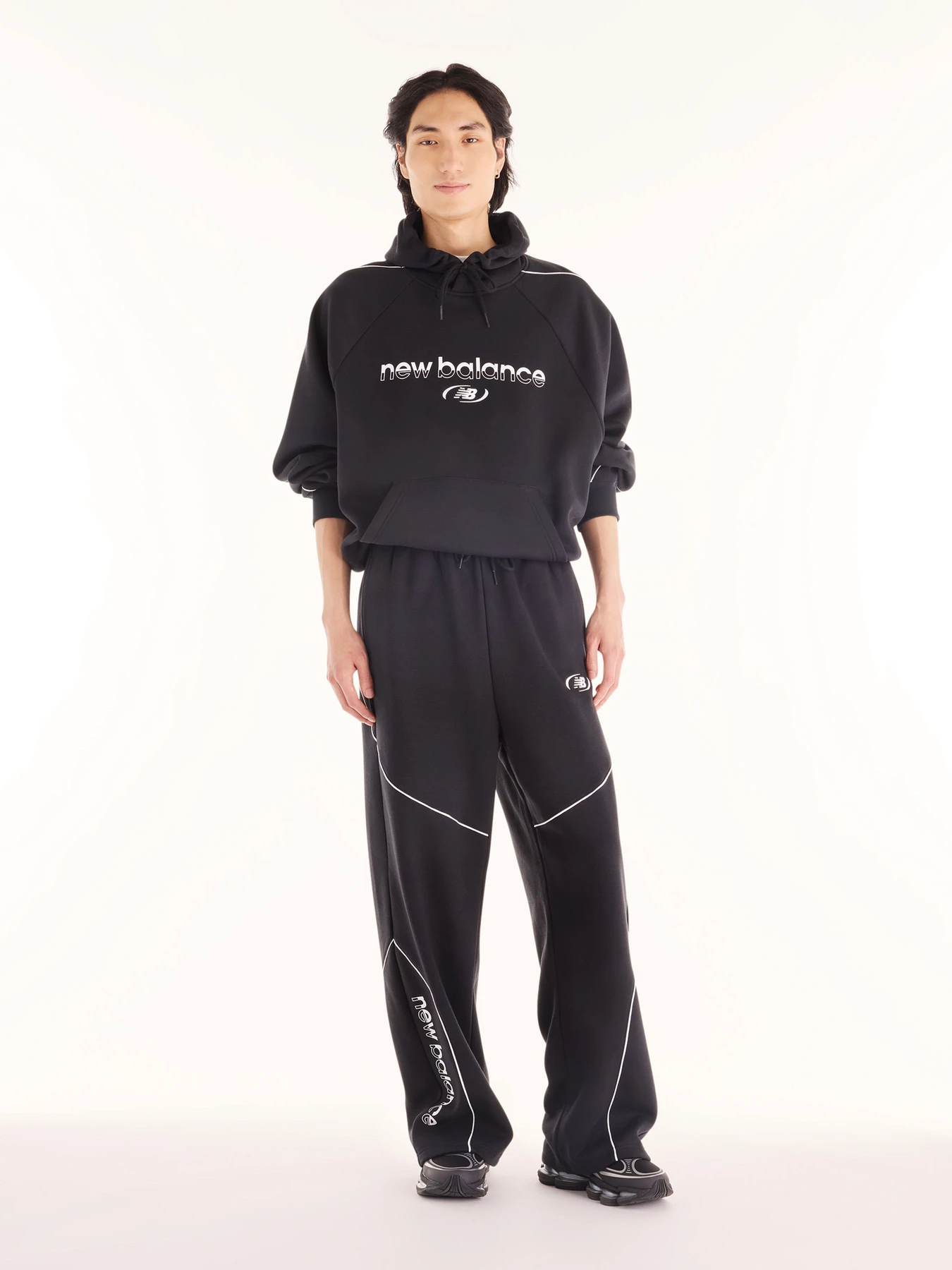 Худі та світшоти New Balance Trackside Fleece модель MT62Y14PBK Худі та світшоти New Balance Trackside Fleece модель MT62Y14PBK Фото