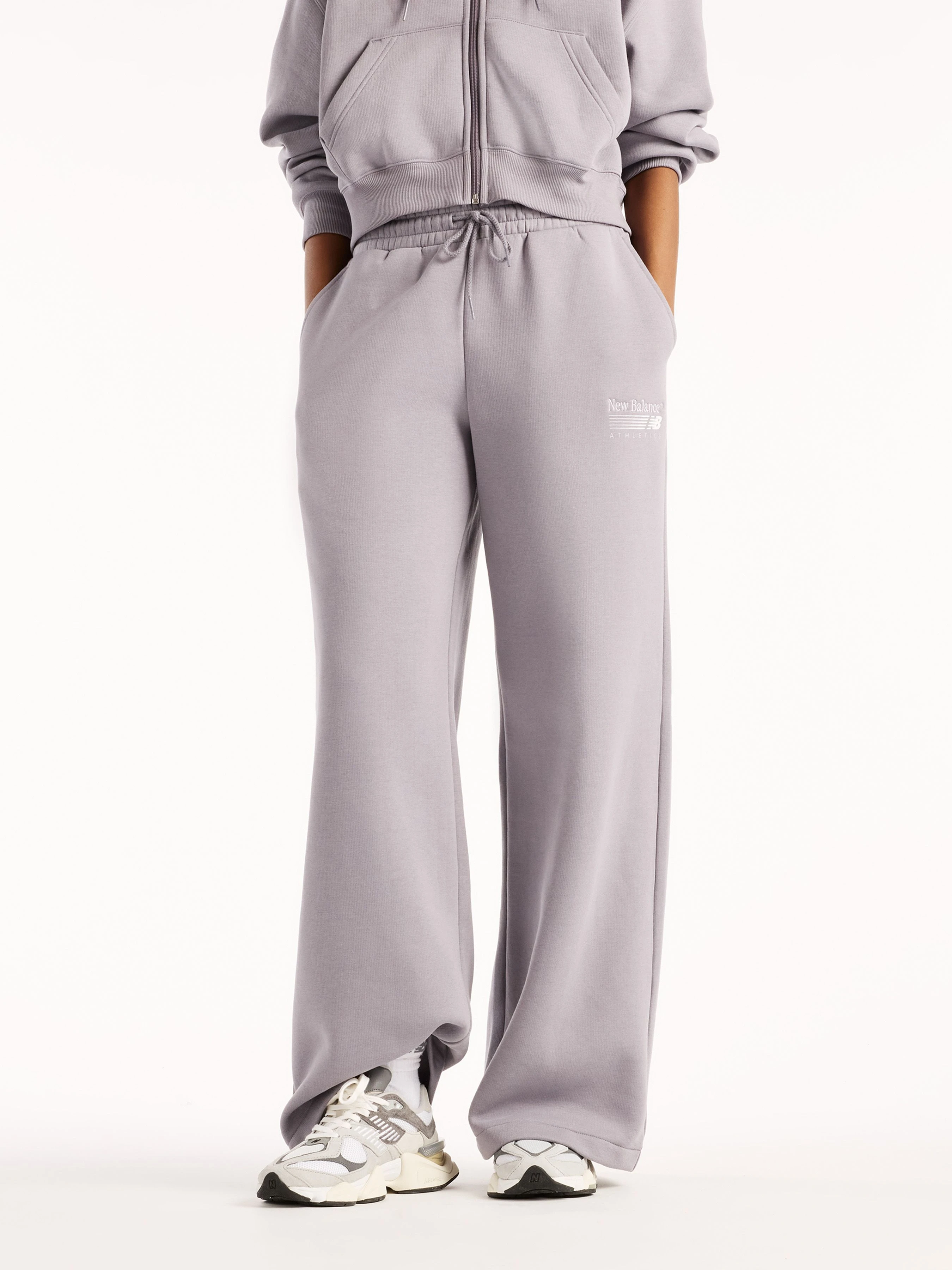 Жіночі Спортивні штани New Balance Trackside Fleece