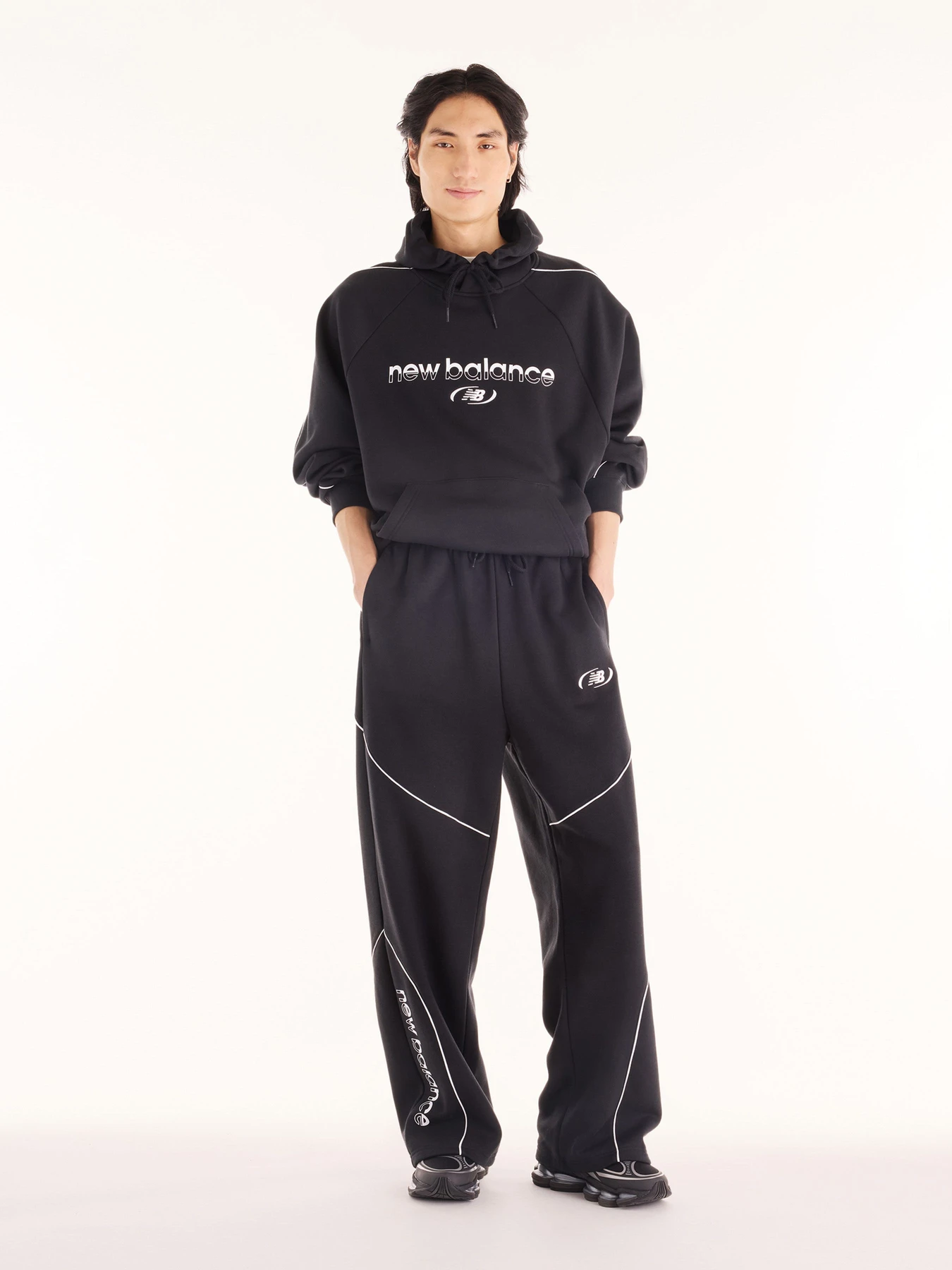 Брюки New Balance Trackside Fleece модель MB62G6ZVBK Брюки New Balance Trackside Fleece модель MB62G6ZVBK Фото