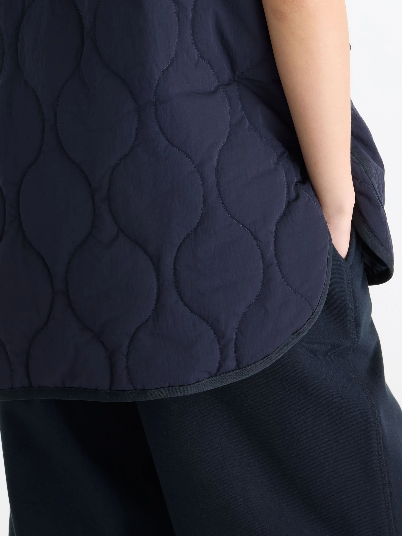 Куртки и дубленки New Balance Quilted Vest модель WJ62U33ODNT Куртки и дубленки New Balance Quilted Vest модель WJ62U33ODNT Фото