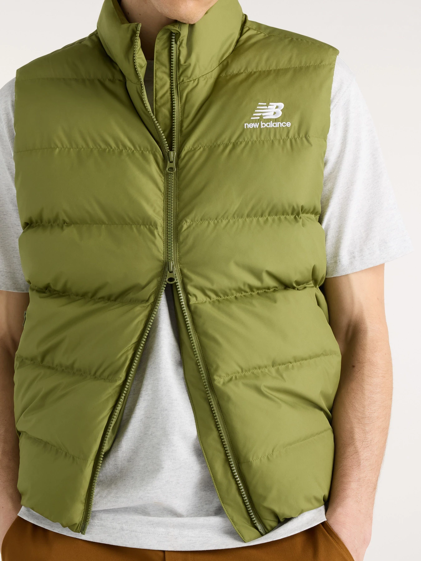 Куртки и дубленки New Balance Boston Puffer модель MJ62K00EGEE Фото