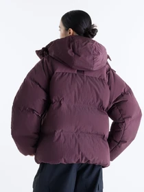 Куртки и дубленки New Balance Premium Puffer модель WJ6268B9YLR Фото