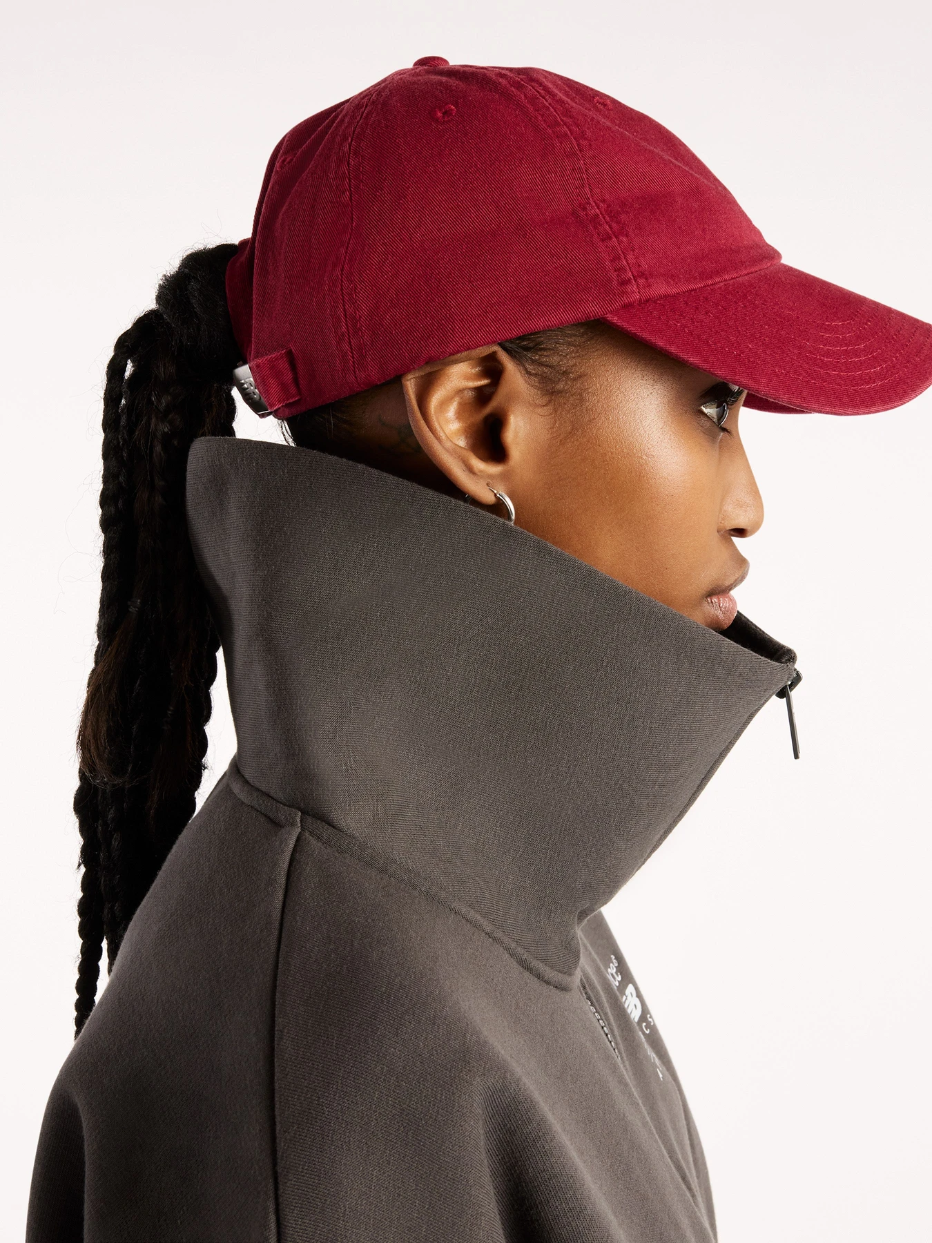Худи и свитшоты New Balance Trackside Fleece Half Zip модель WT62W1XDBLK Фото