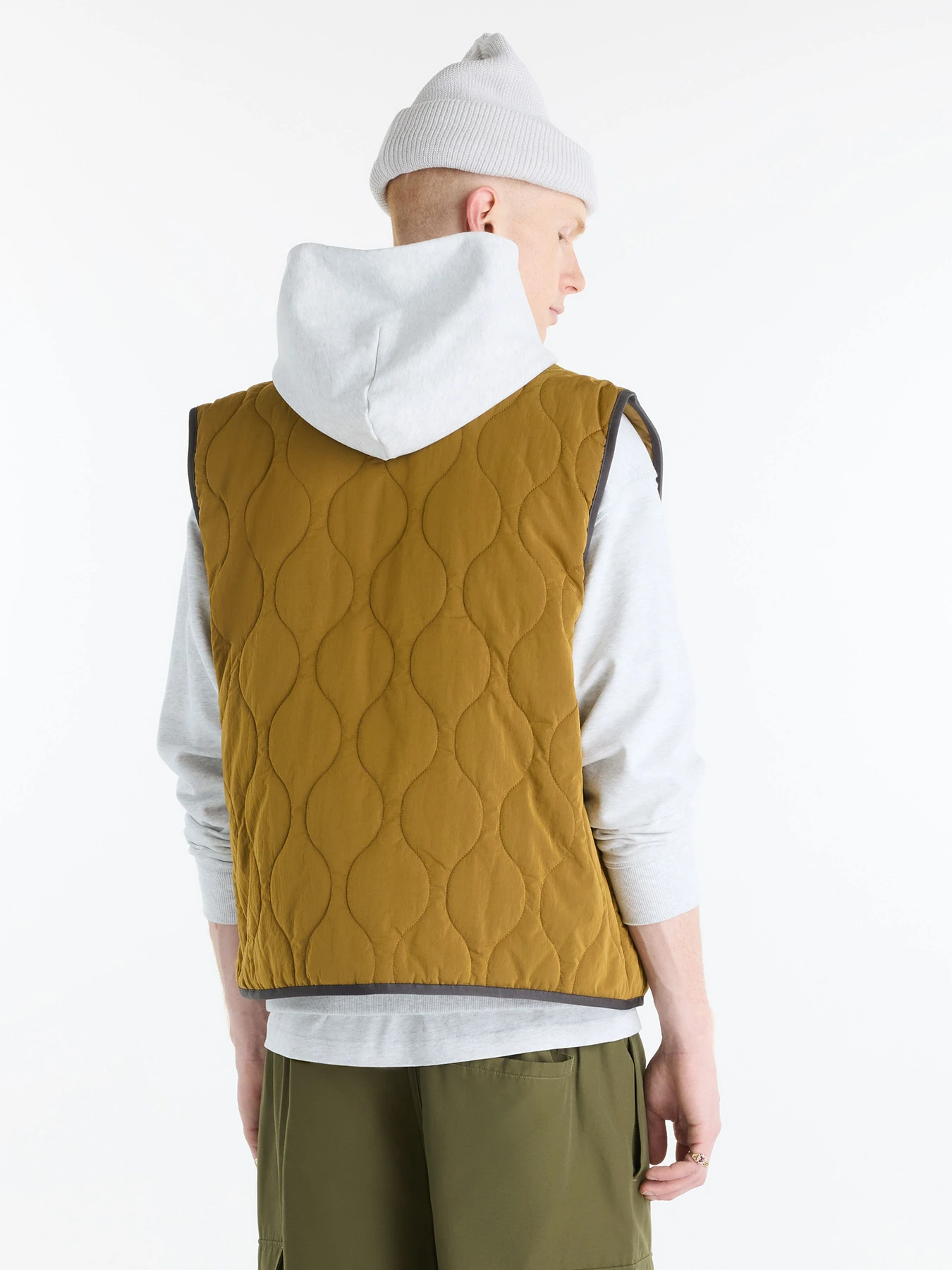 Куртки и дубленки New Balance Quilted Vest модель MJ6229GHBRK Фото