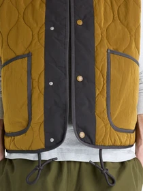 Куртки и дубленки New Balance Quilted Vest модель MJ6229GHBRK Фото