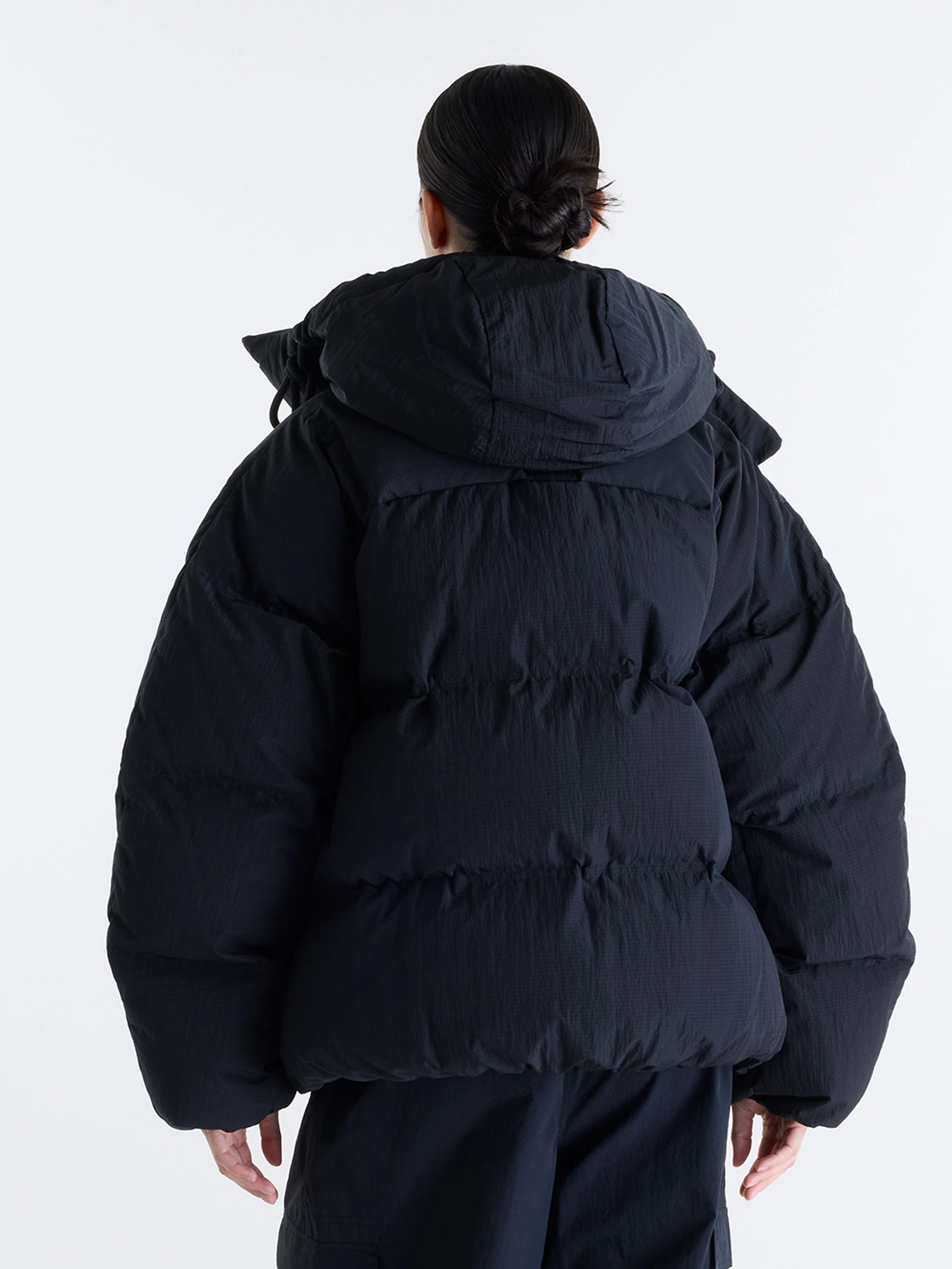 Куртки и дубленки New Balance Premium Puffer модель WJ6268B9BK Фото