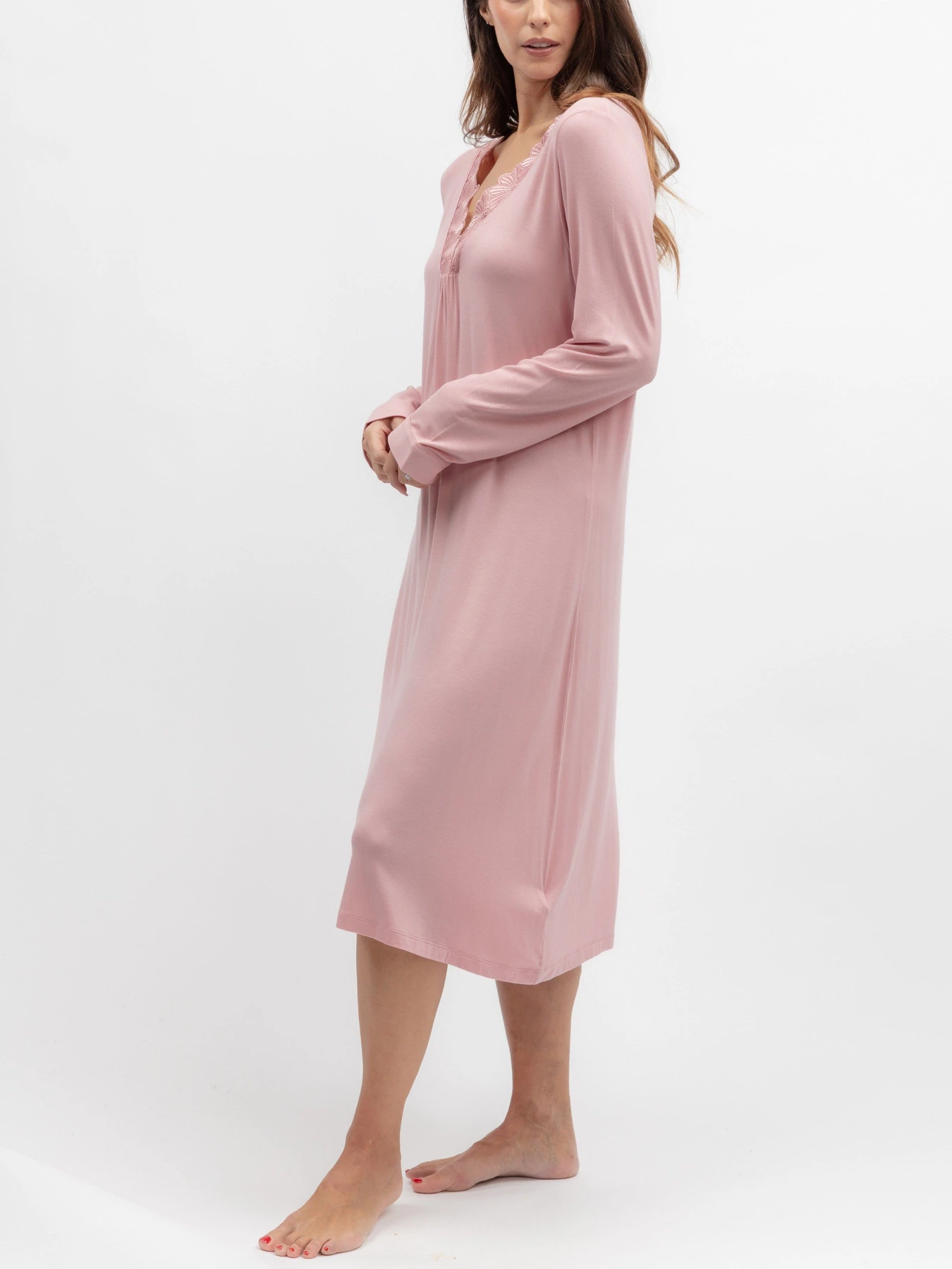 Одежда для дома и сна NORA ROSE Flowered Field модель 2434 Одежда для дома и сна NORA ROSE Flowered Field модель 2434 Фото