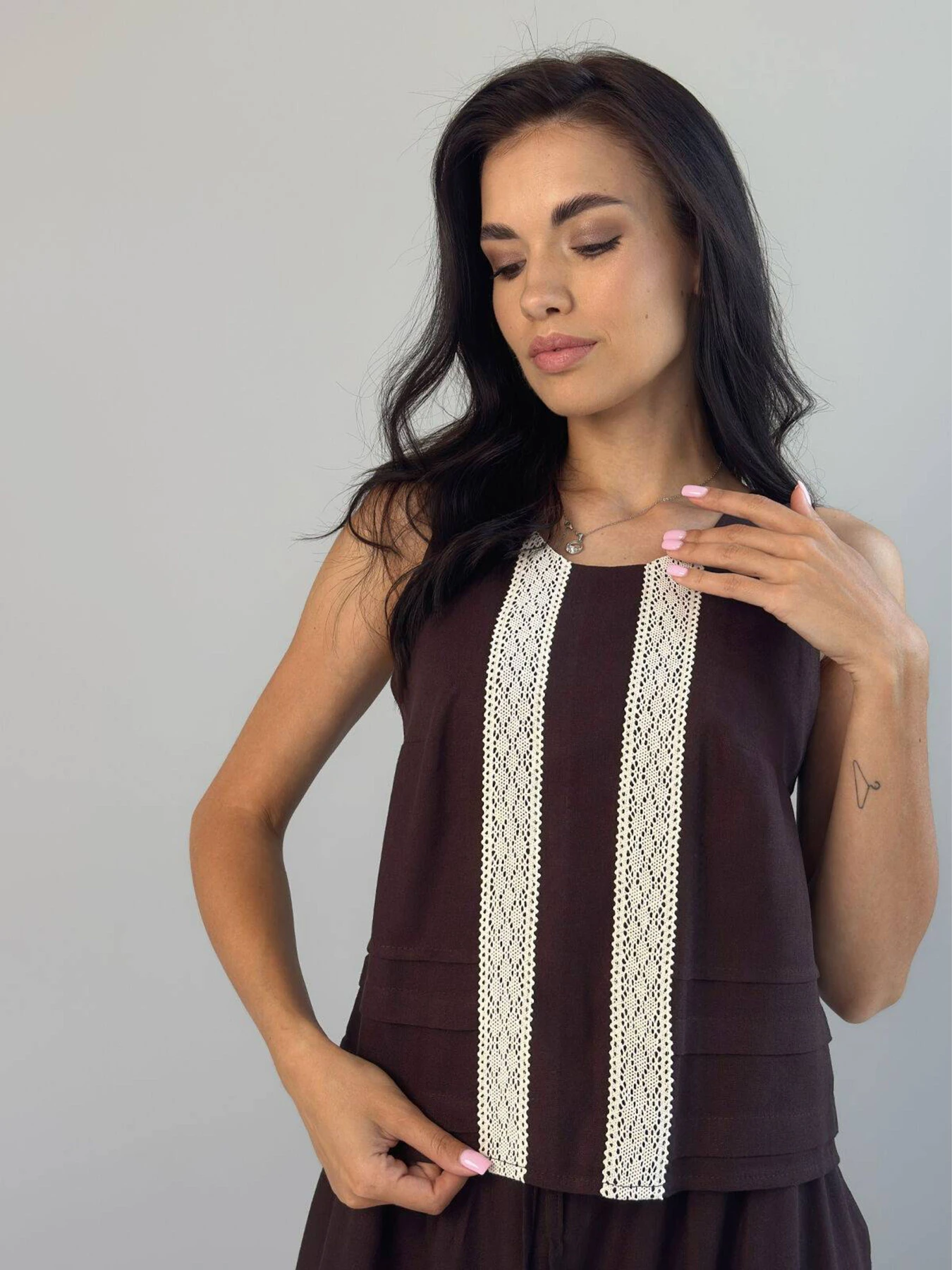 Костюми NENKA модель nenka3848-c01-shokoladnij Костюми NENKA модель nenka3848-c01-shokoladnij Фото