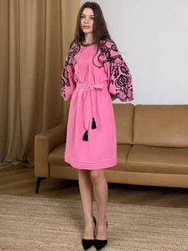 Платья NENKA Одежда модель nenka3500-c06-rozhevij-print Фото