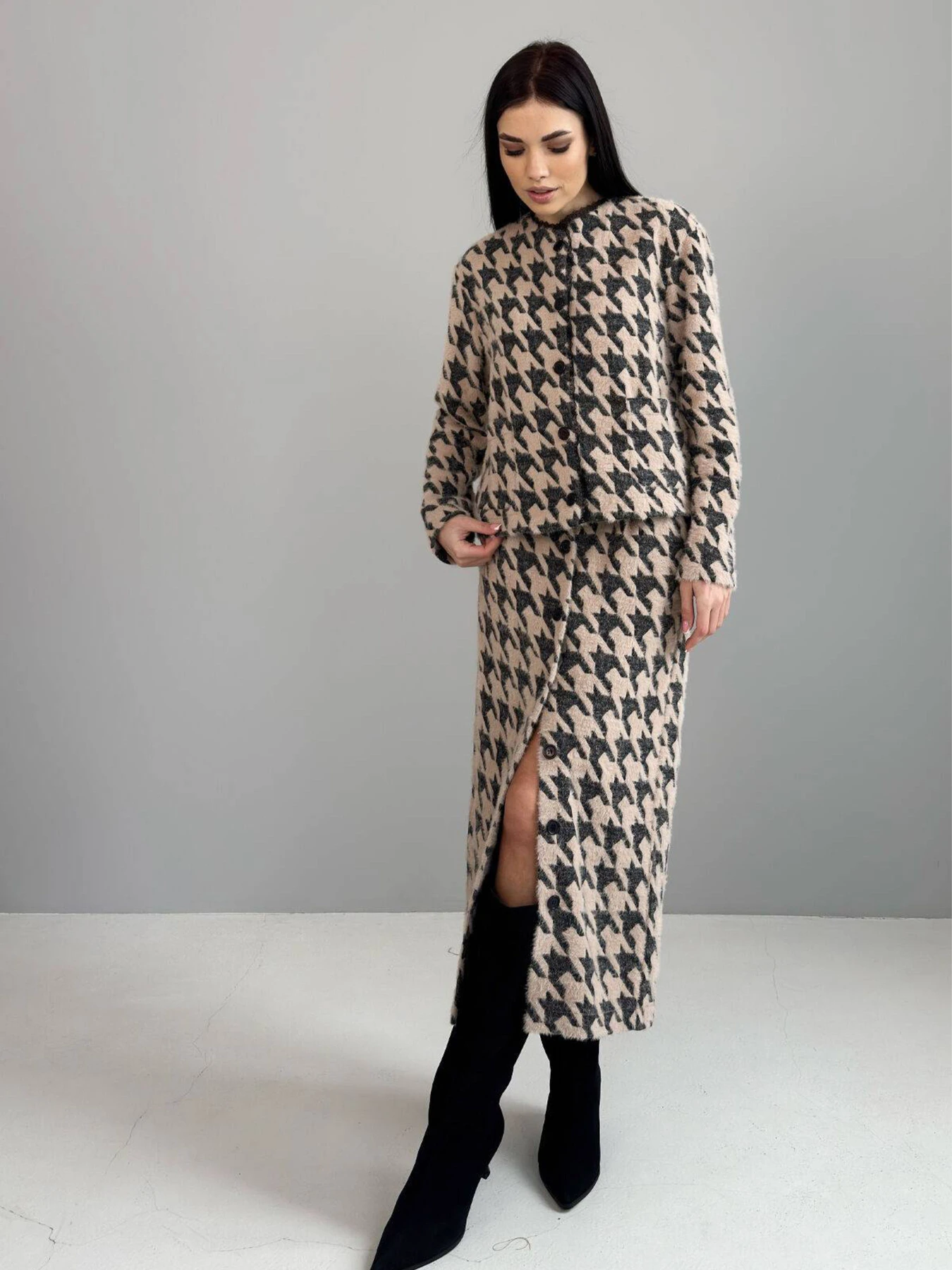 Костюми NENKA модель nenka3792-c01-bezhevij-print Костюми NENKA модель nenka3792-c01-bezhevij-print Фото