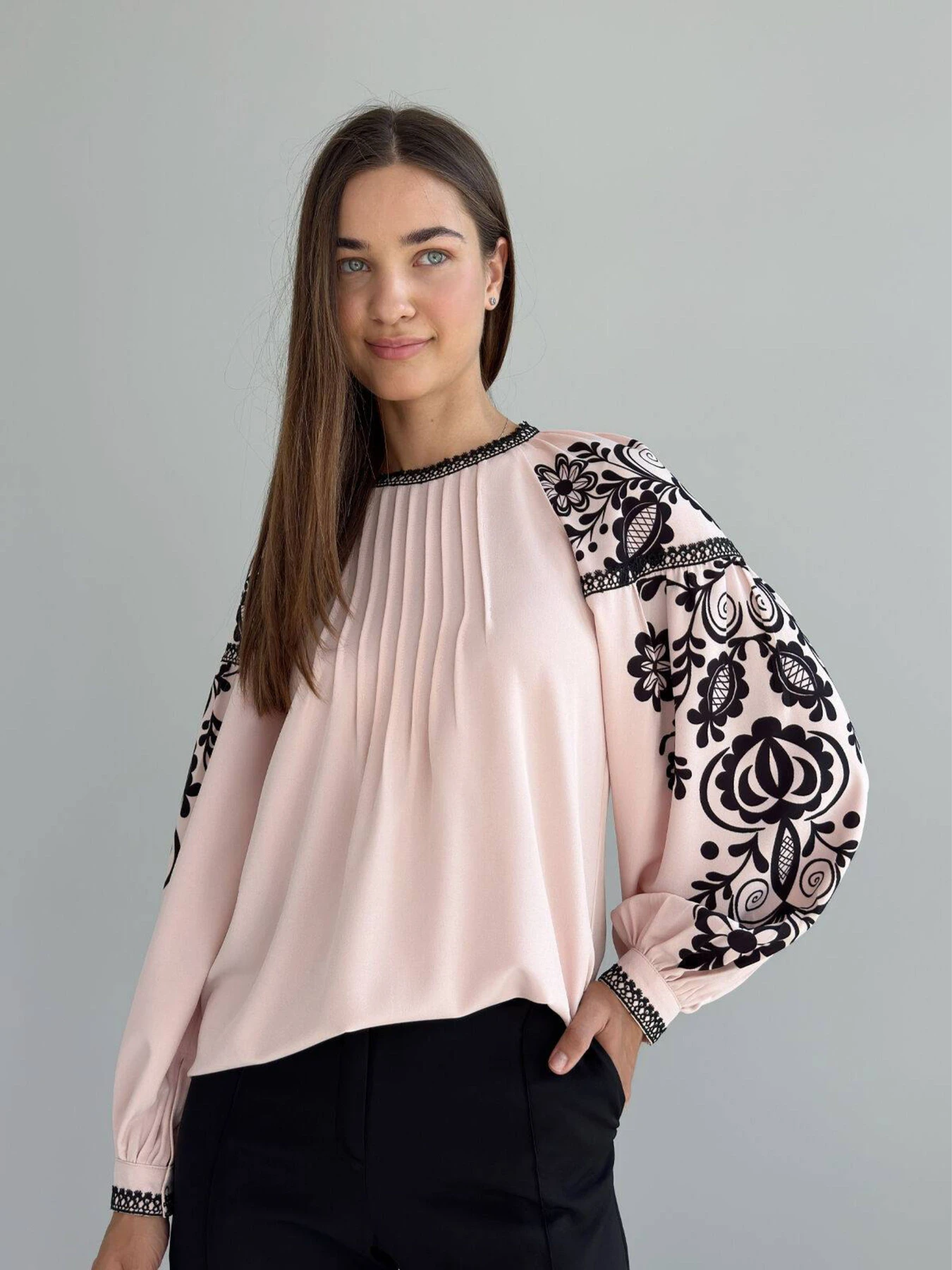 Вышиванки NENKA модель nenka3503-c04-rozhevij-print Фото