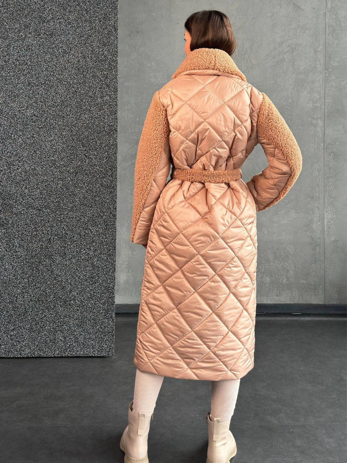 Куртки и дубленки NENKA модель nenka3607-c02-bezhevij Куртки и дубленки NENKA модель nenka3607-c02-bezhevij Фото