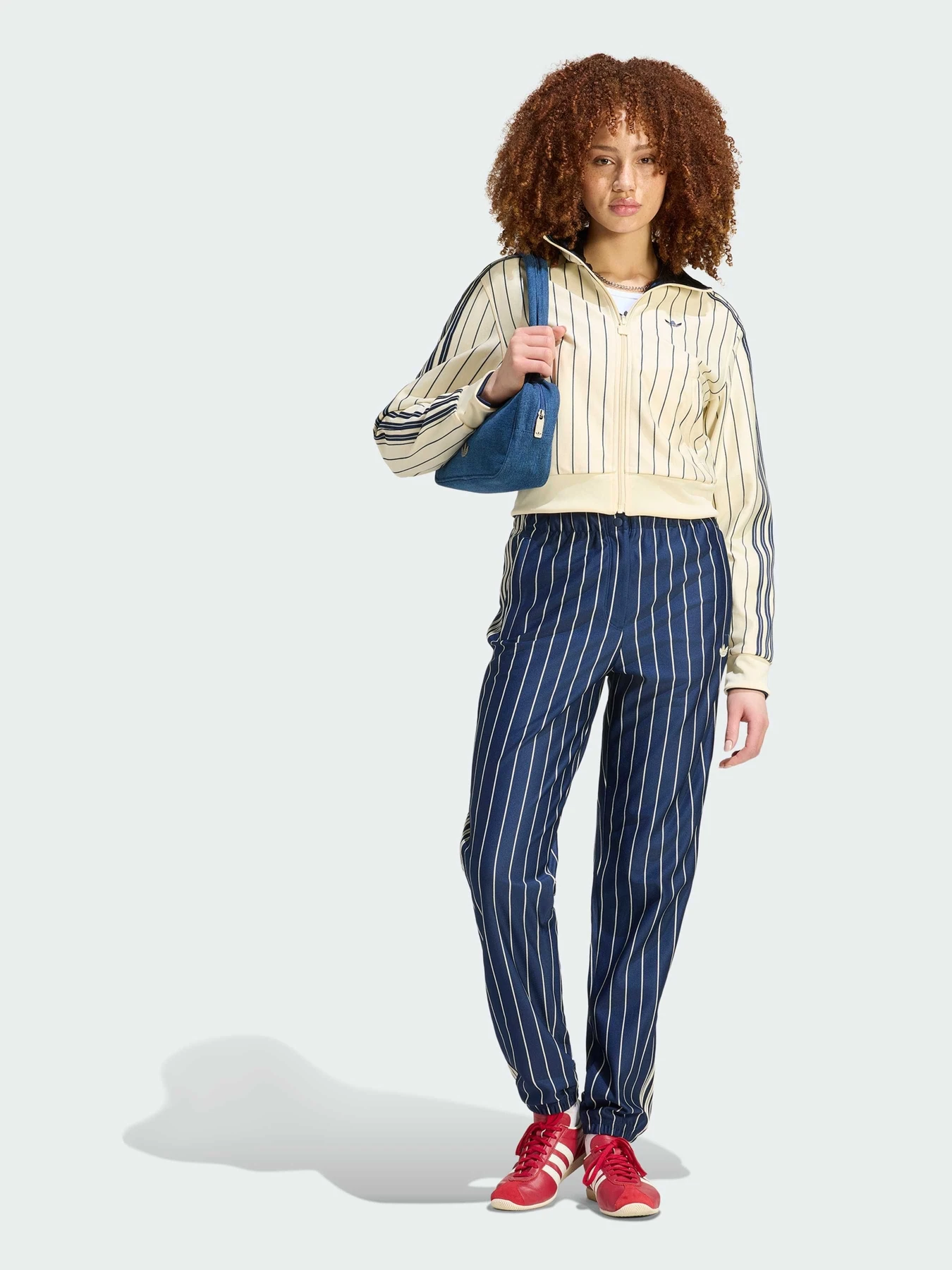 Худи и свитшоты Adidas модель KR7031 Фото