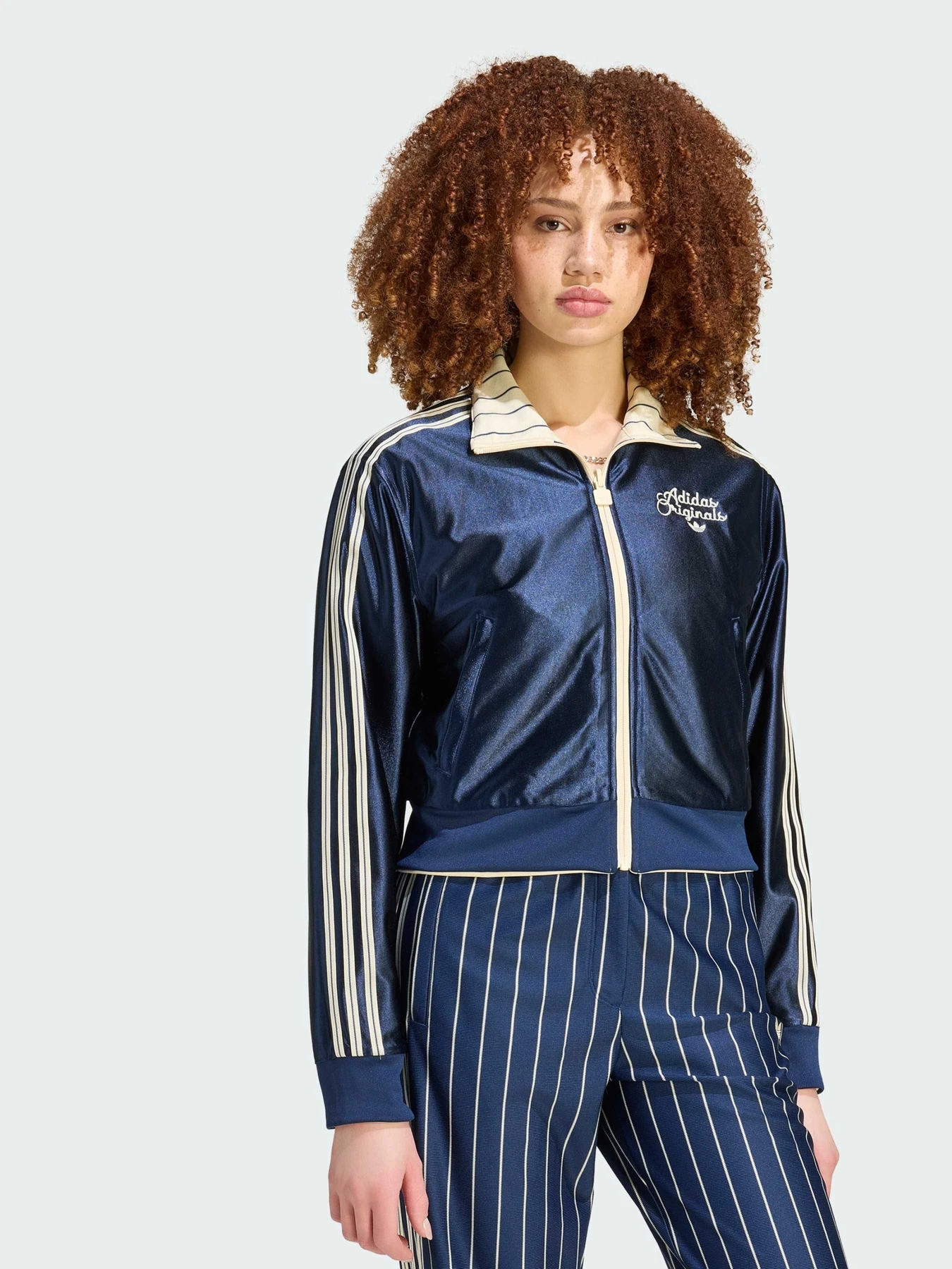 Худи и свитшоты Adidas модель KR7031 Фото