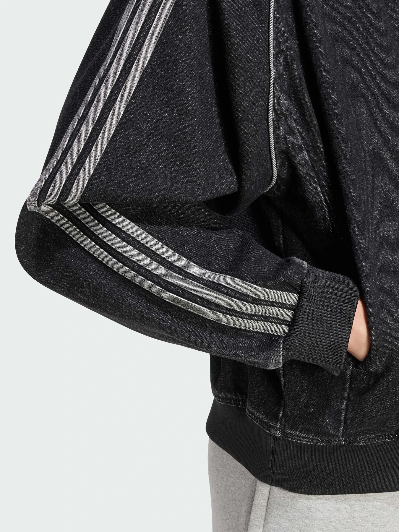 Куртки и дубленки Adidas модель KS4963 Куртки и дубленки Adidas модель KS4963 Фото