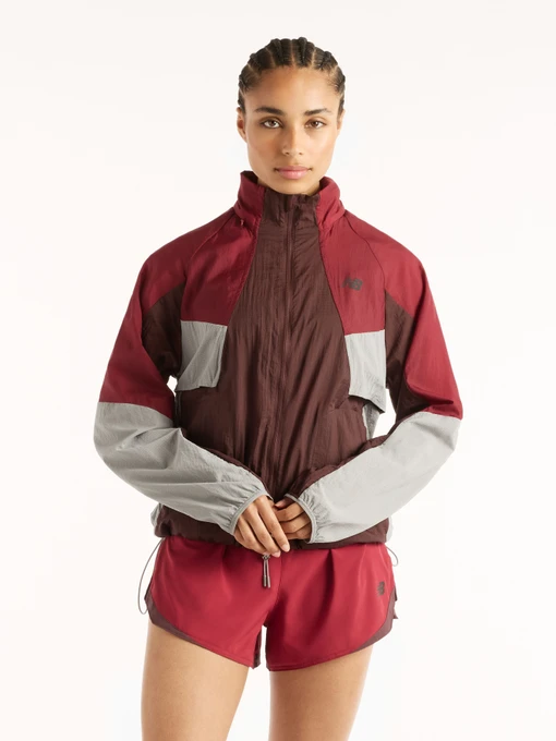 Куртки и дубленки New Balance модель WJ61J326YLR Фото