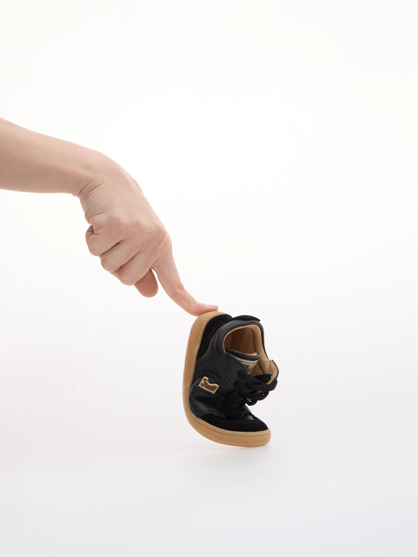 Кроссовки OSIK Barefoot Chewie Batman Toddlers модель 005-BTM-25 Кроссовки OSIK Barefoot Chewie Batman Toddlers модель 005-BTM-25 Фото